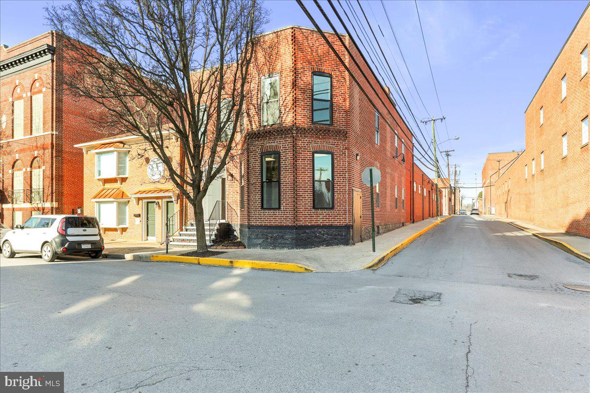 127 E KING STREET