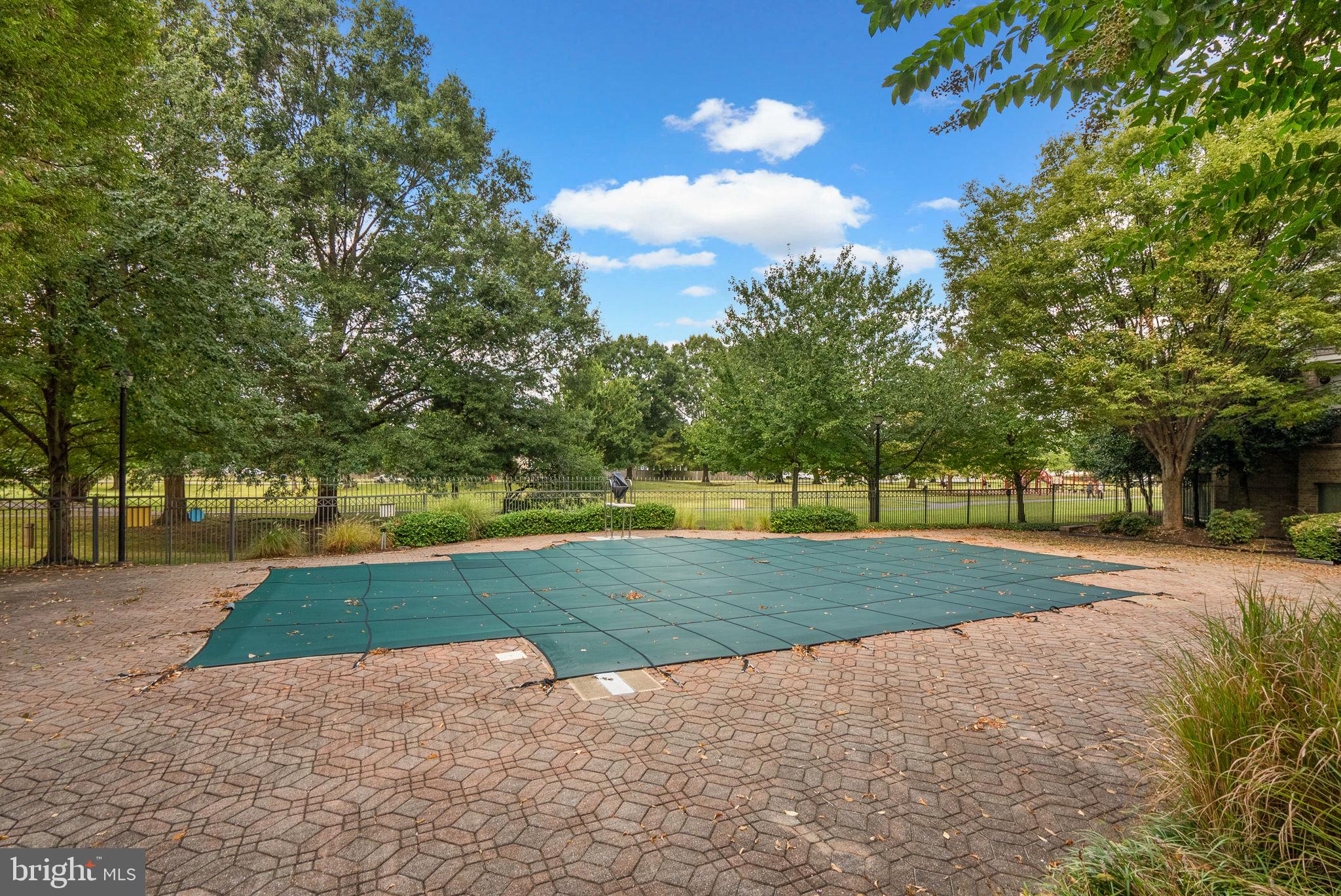 5575 SEMINARY ROAD 102