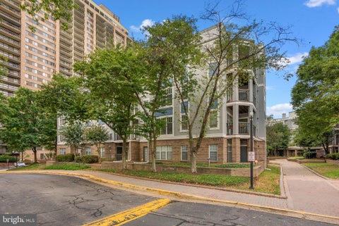 Photo of 5575 Seminary Road #102, FALLS CHURCH, VA 22041 (MLS # VAFX2319052)