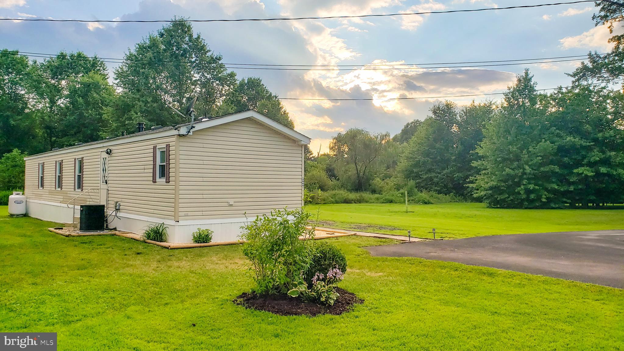 2060 ROHRBACH LANE