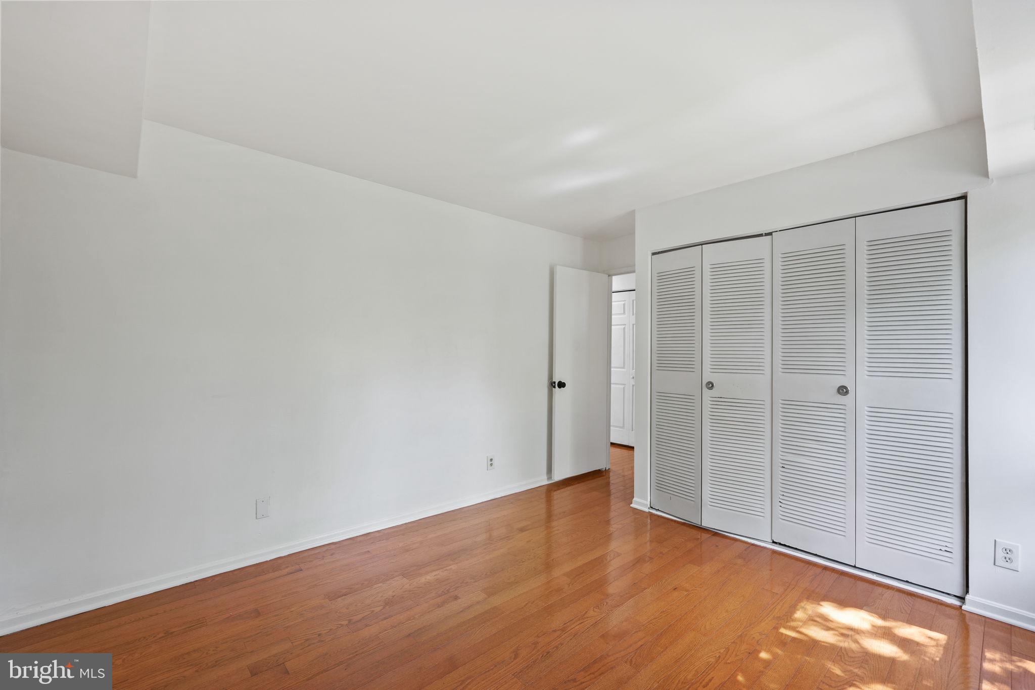 HERITAGE COURT - Residential