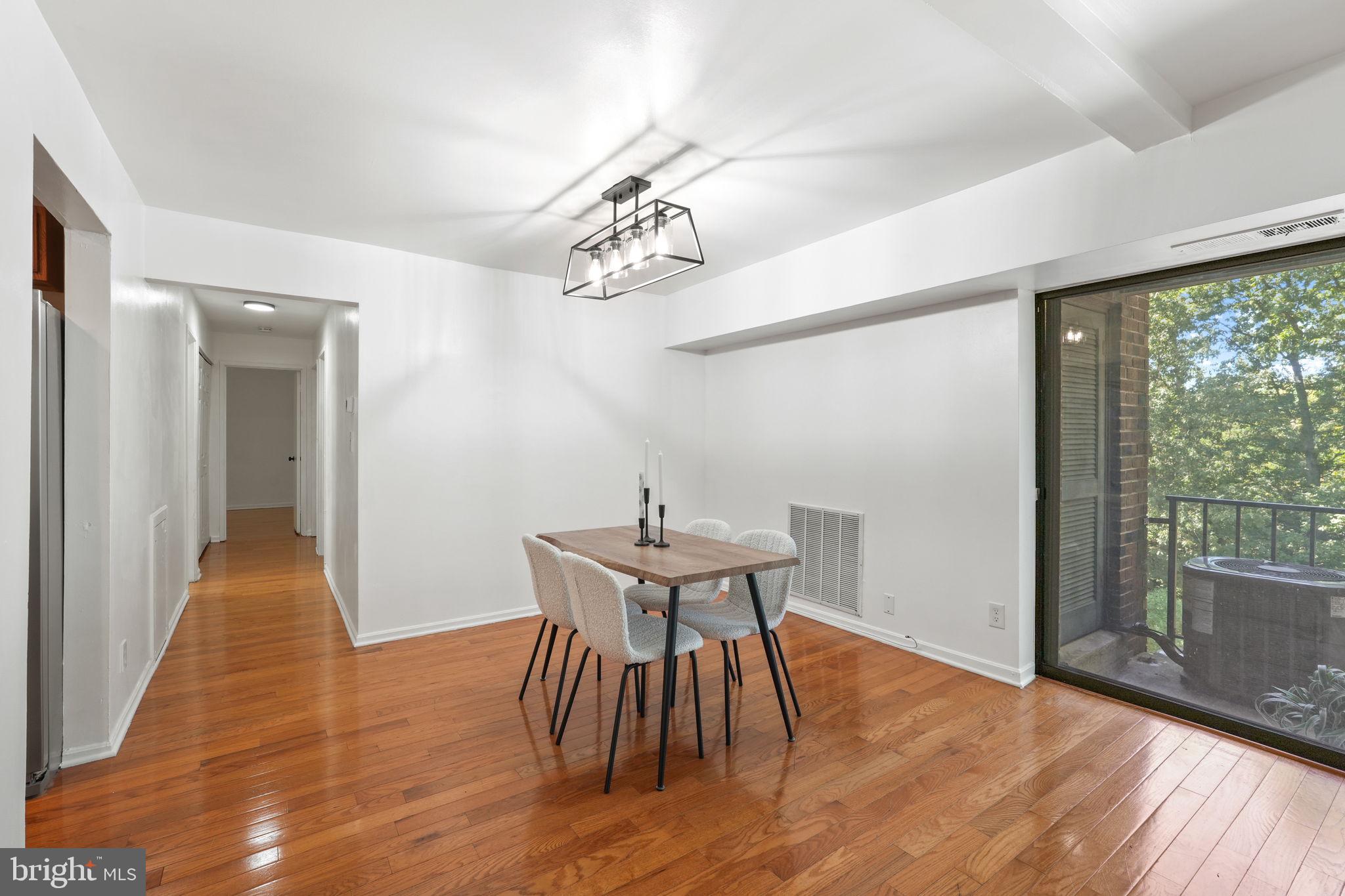 HERITAGE COURT - Residential