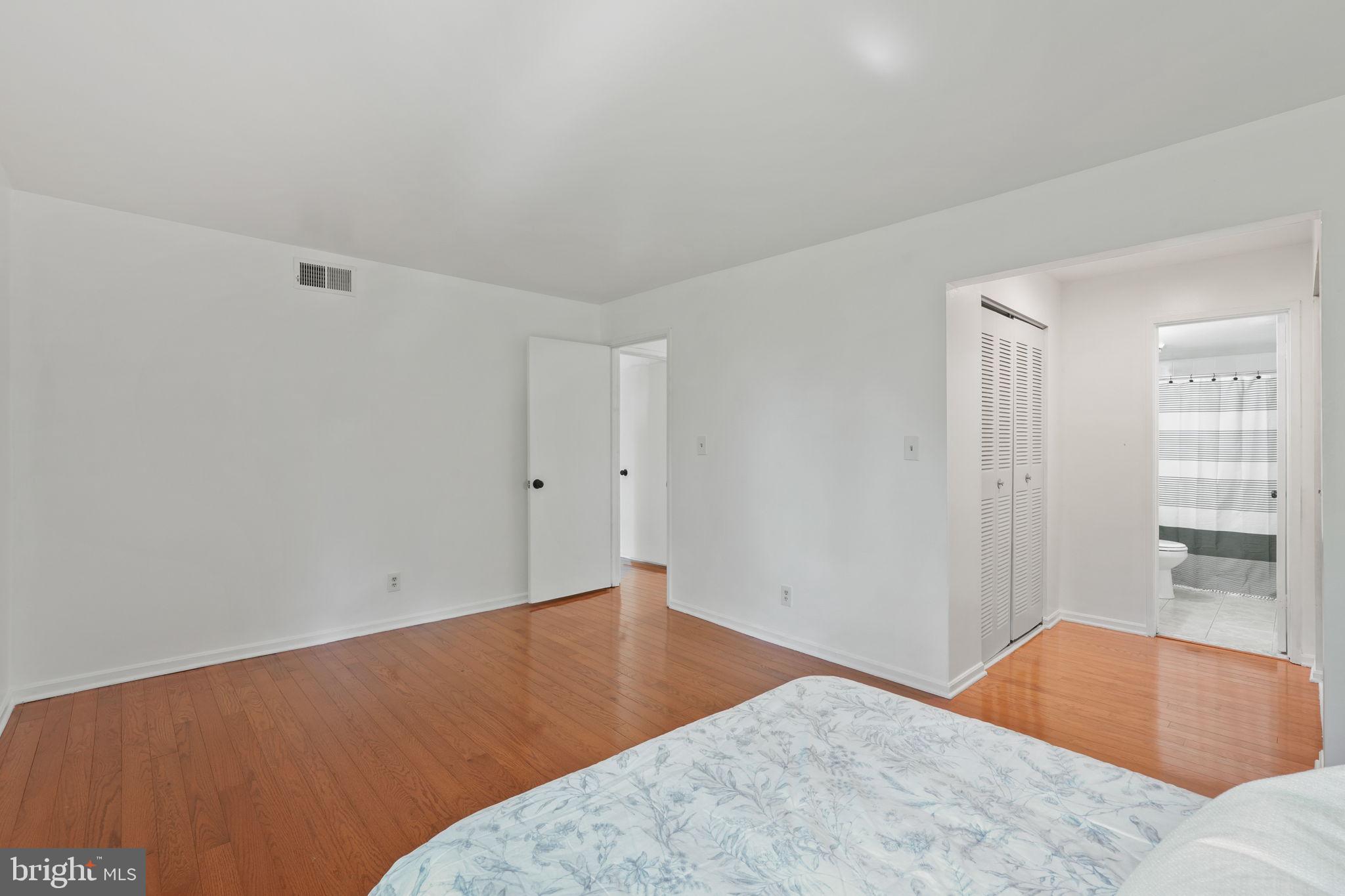 HERITAGE COURT - Residential