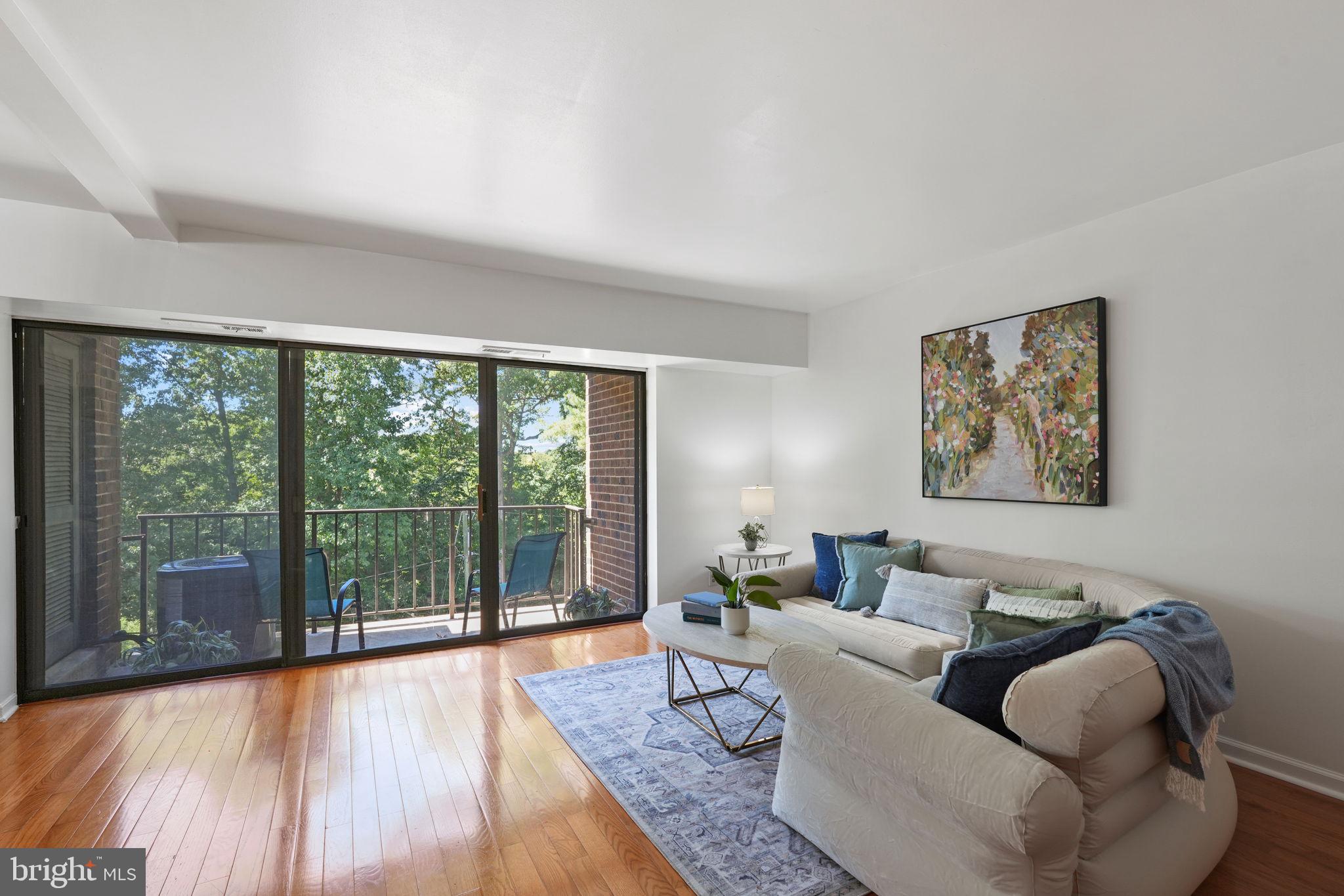 HERITAGE COURT - Residential