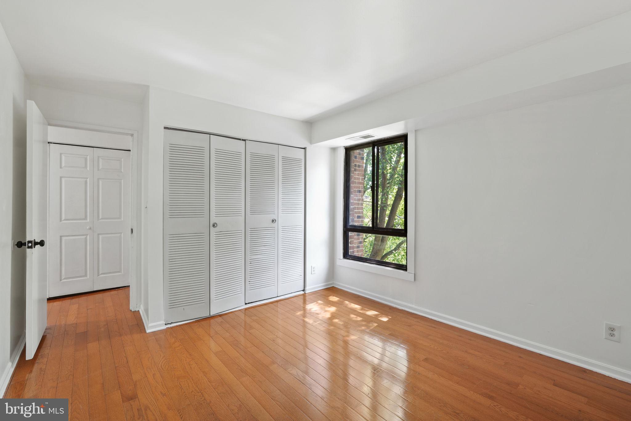 HERITAGE COURT - Residential