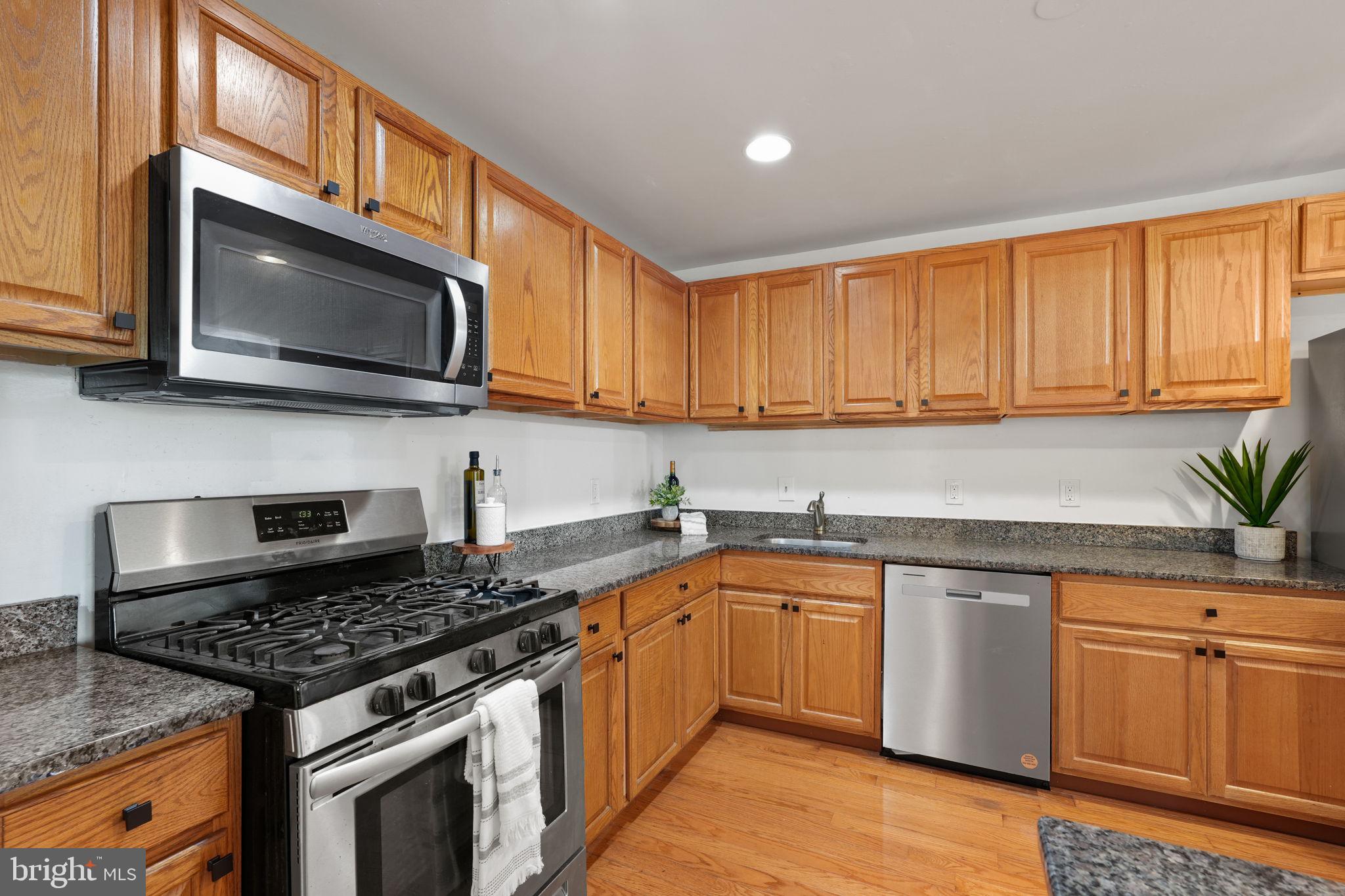 HERITAGE COURT - Residential