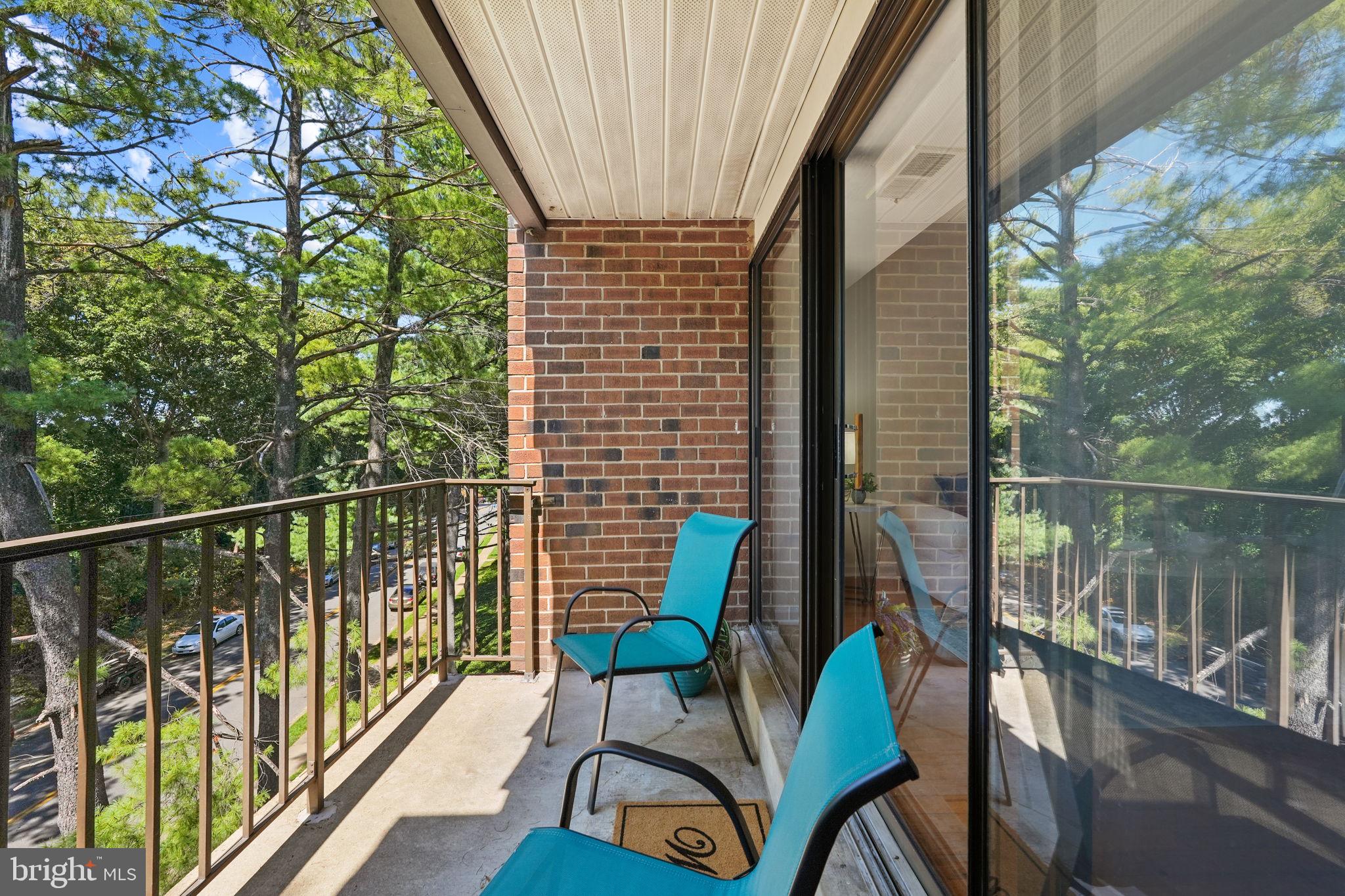 HERITAGE COURT - Residential