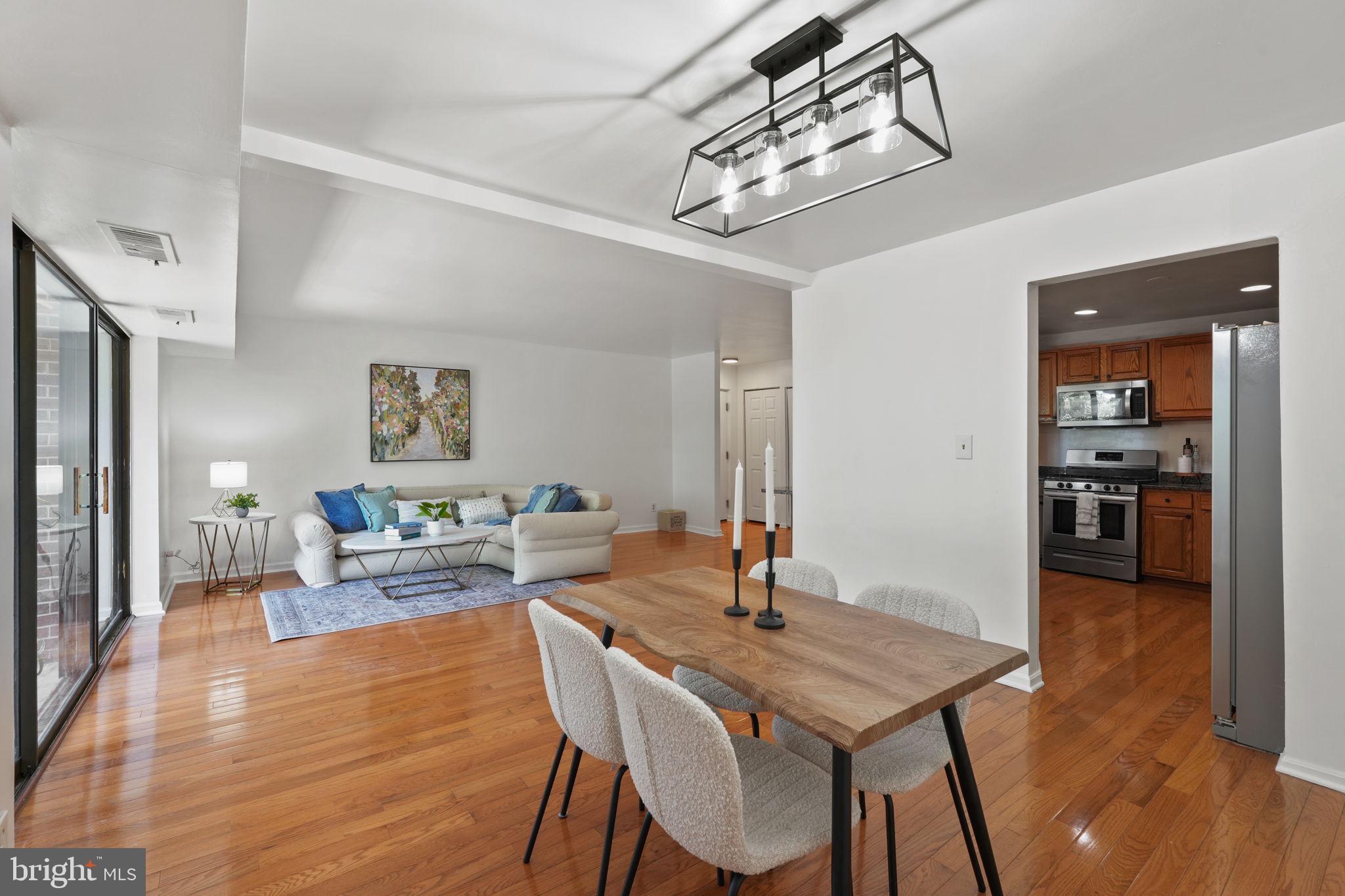 HERITAGE COURT - Residential