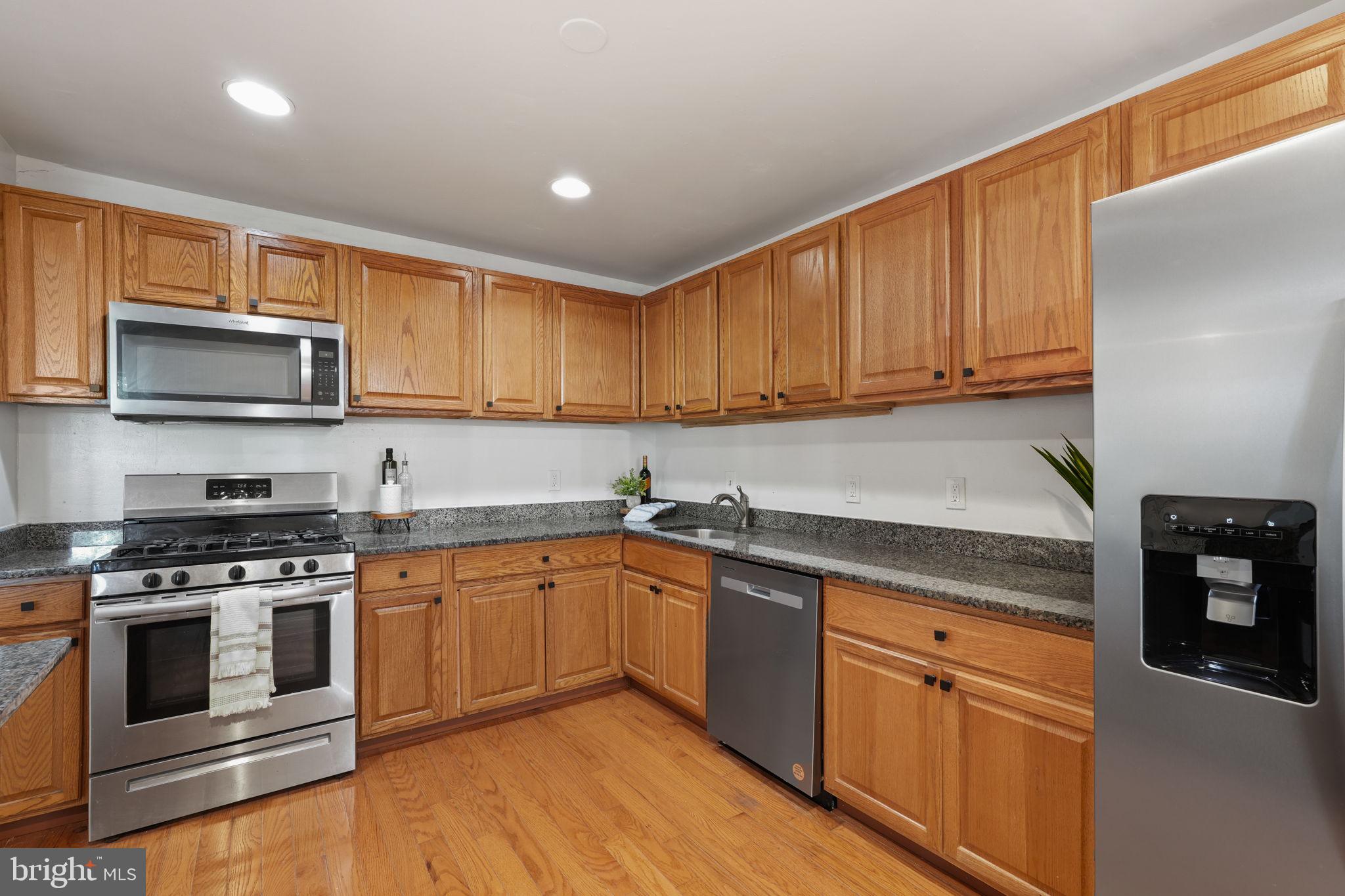 HERITAGE COURT - Residential