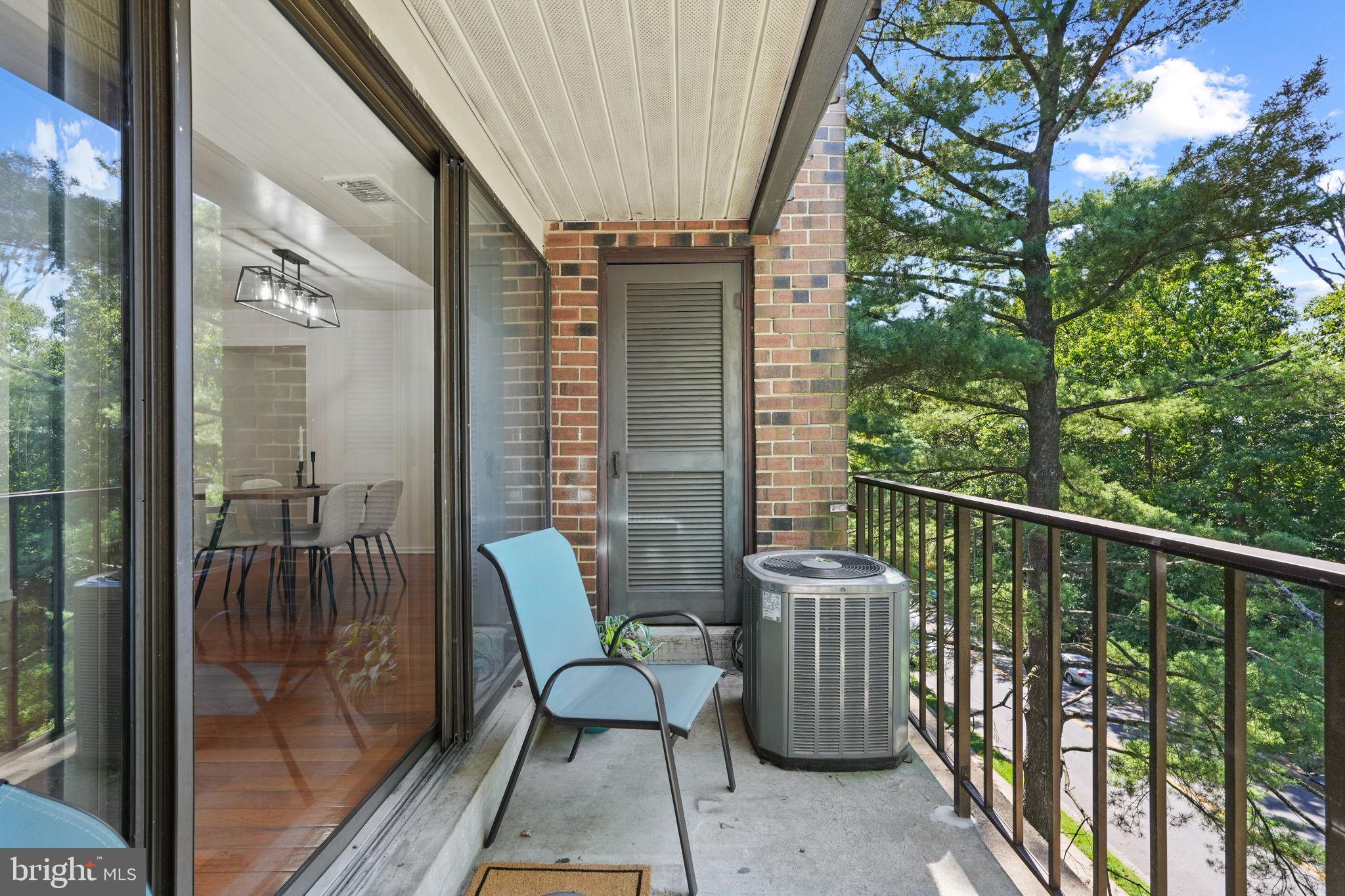 HERITAGE COURT - Residential