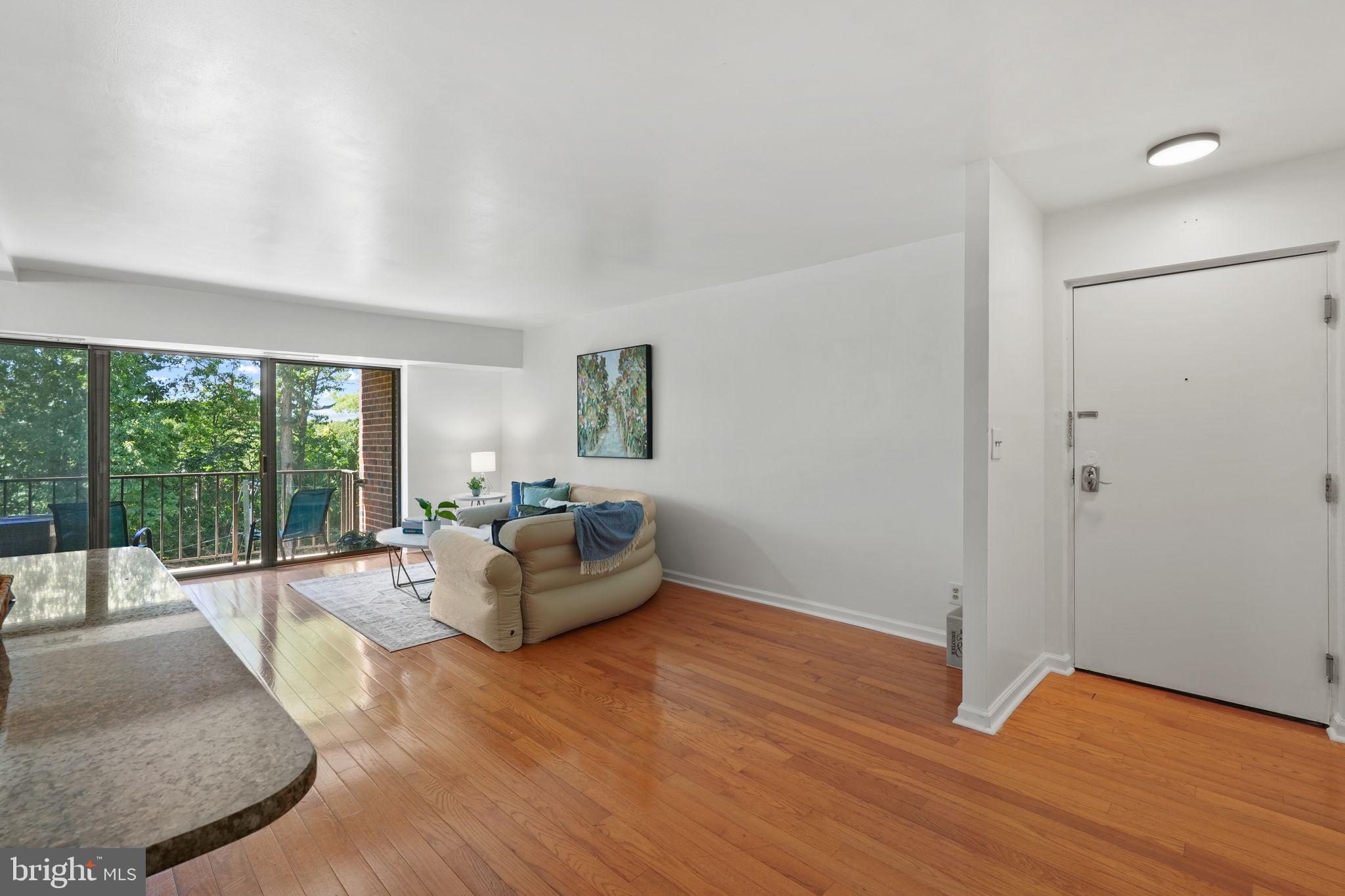 HERITAGE COURT - Residential