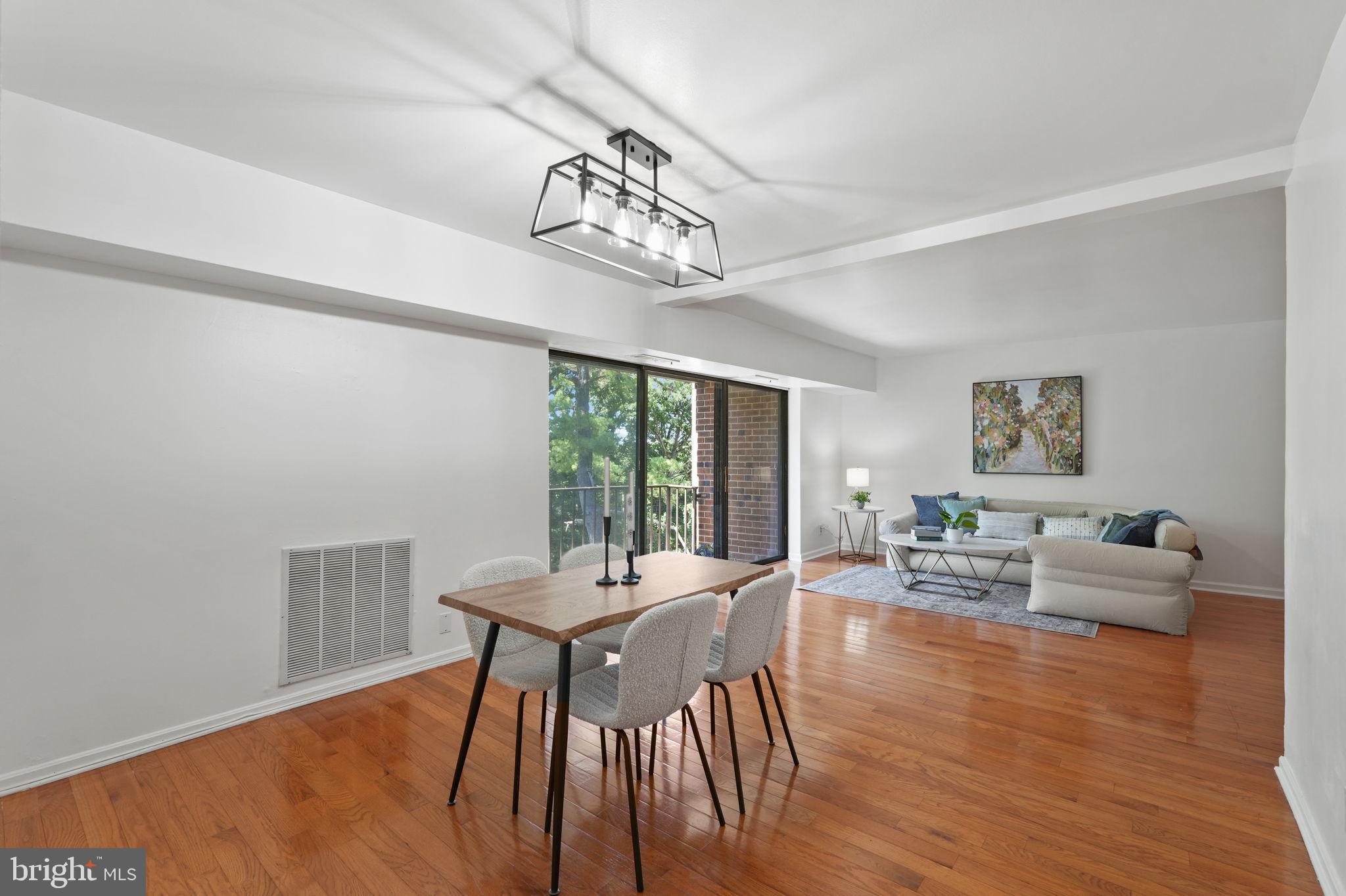 HERITAGE COURT - Residential