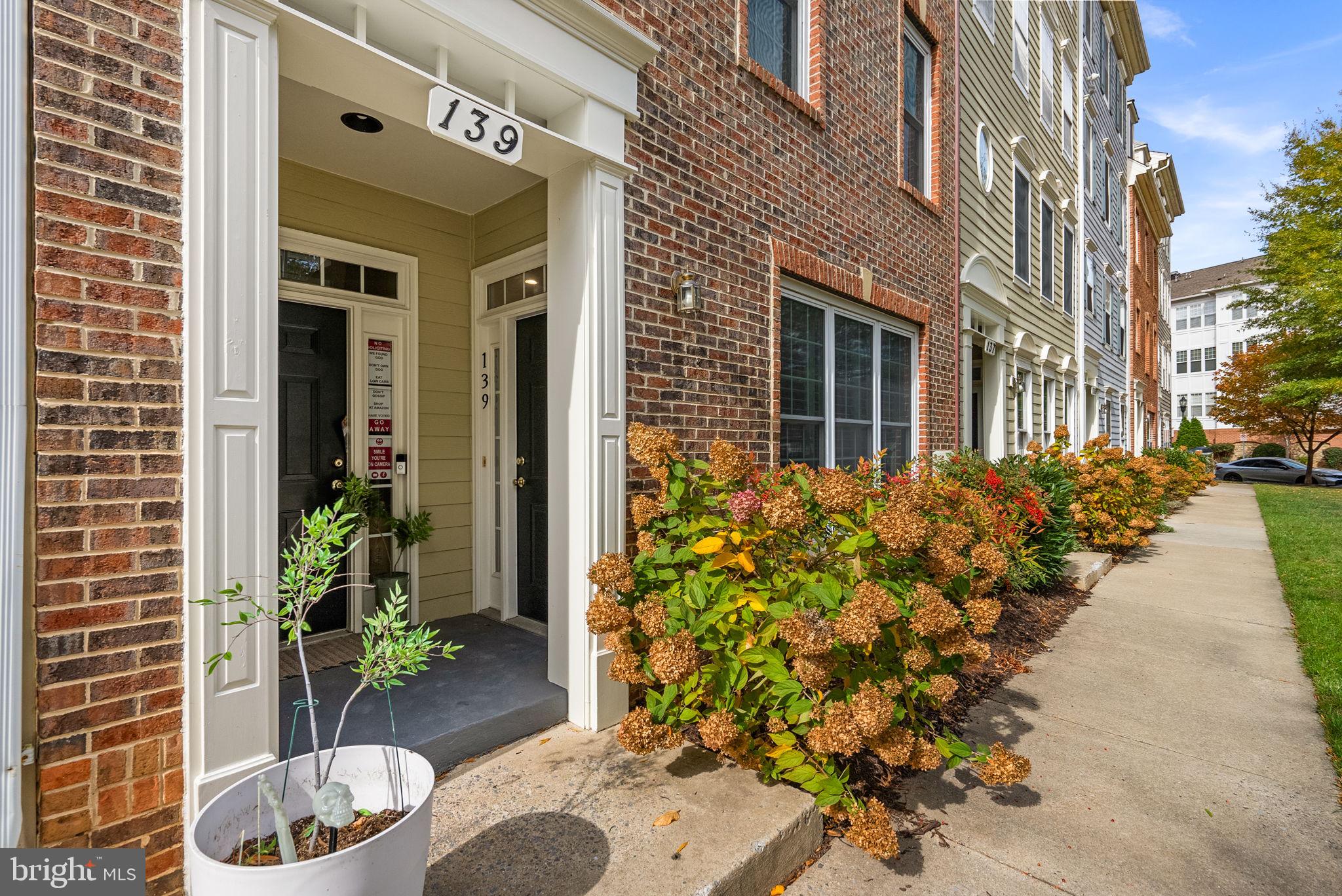 KENTLANDS - Residential