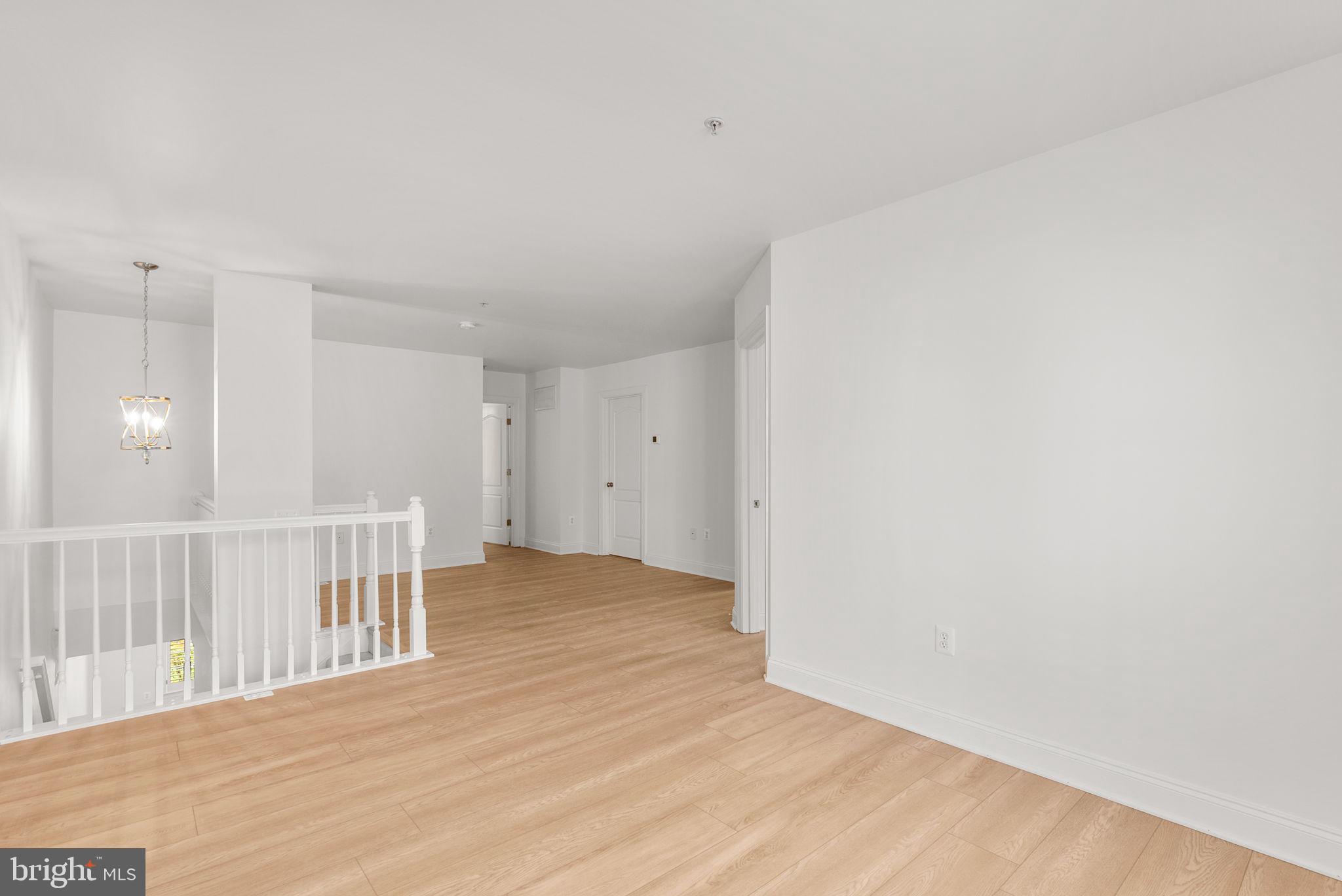 KENTLANDS - Residential