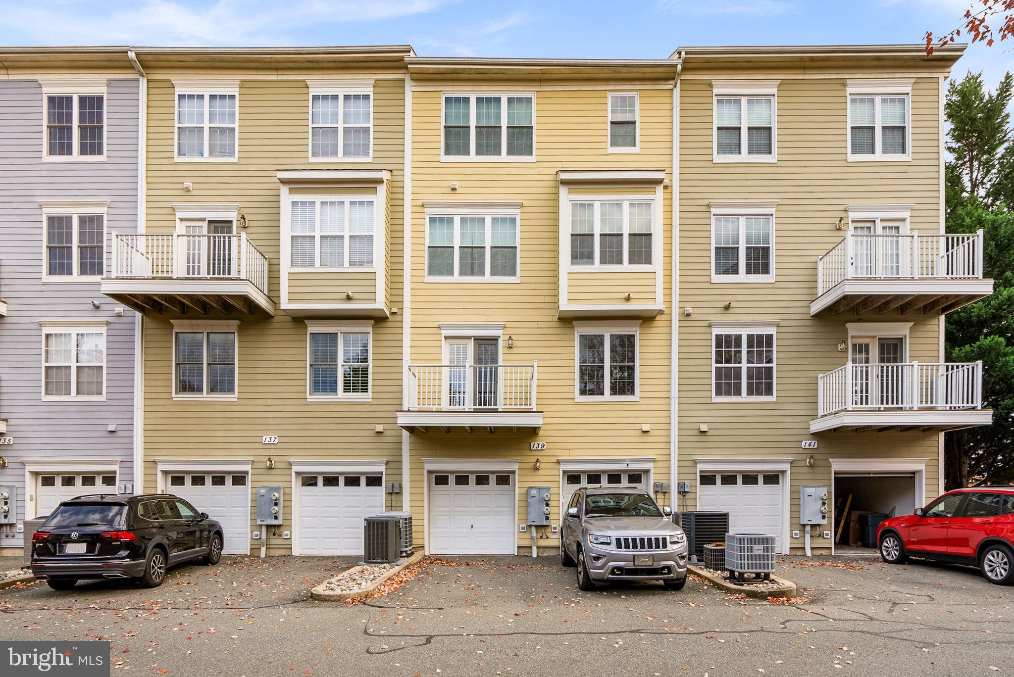 KENTLANDS - Residential