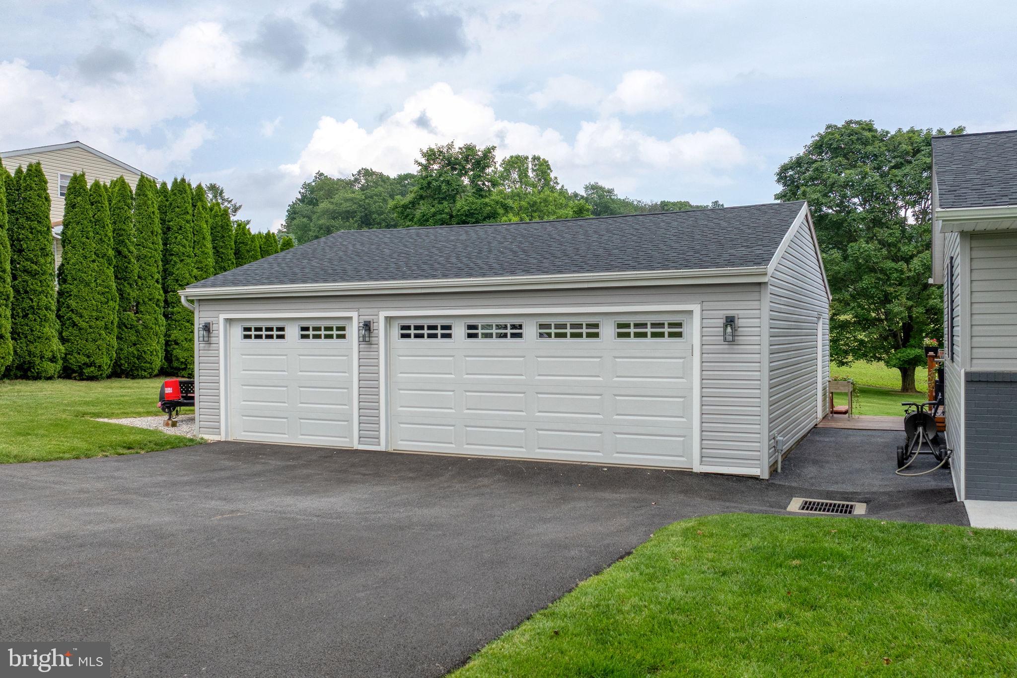 1571 WINDY HILL ROAD