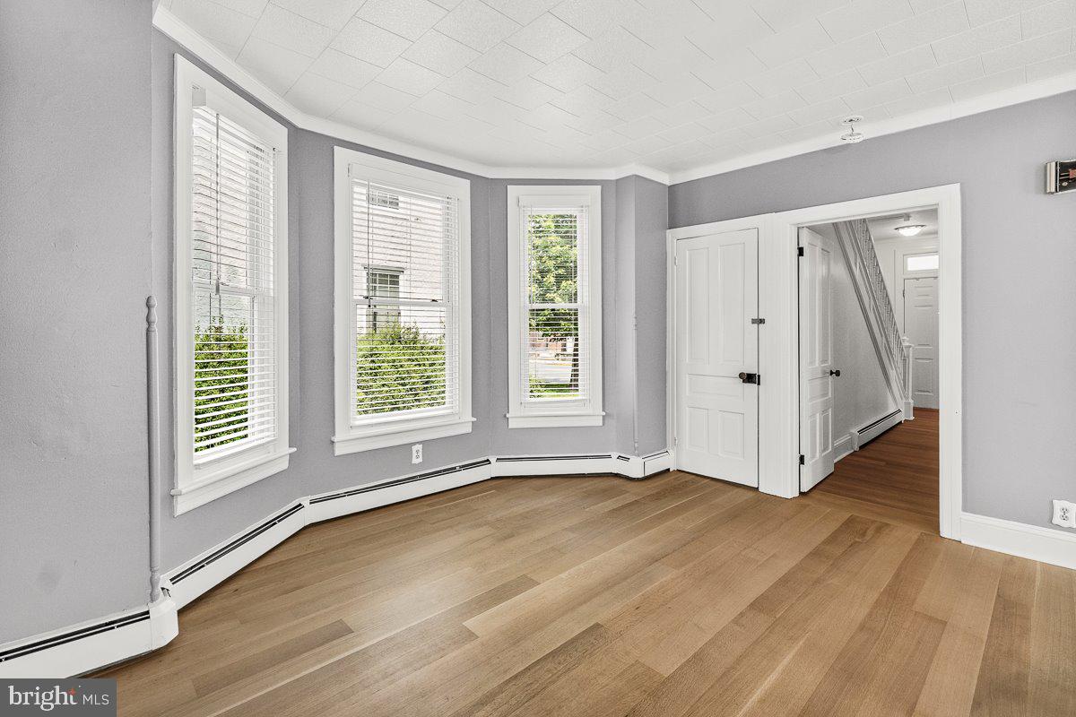 MAIN STREET - Residential Lease