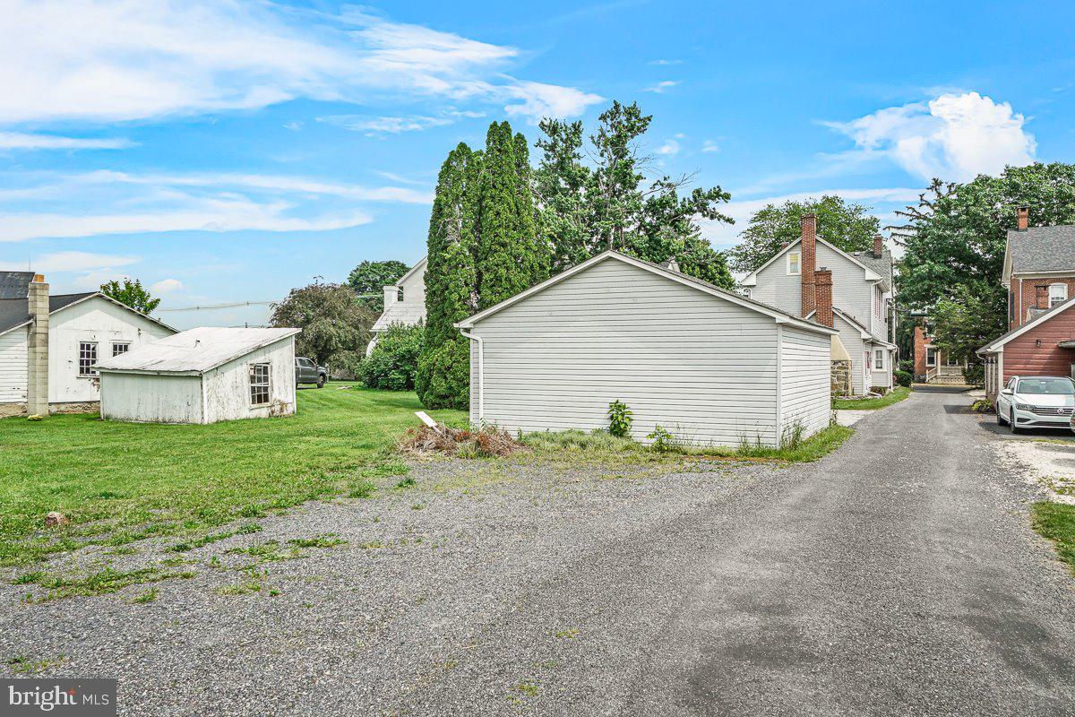 MAIN STREET - Residential Lease