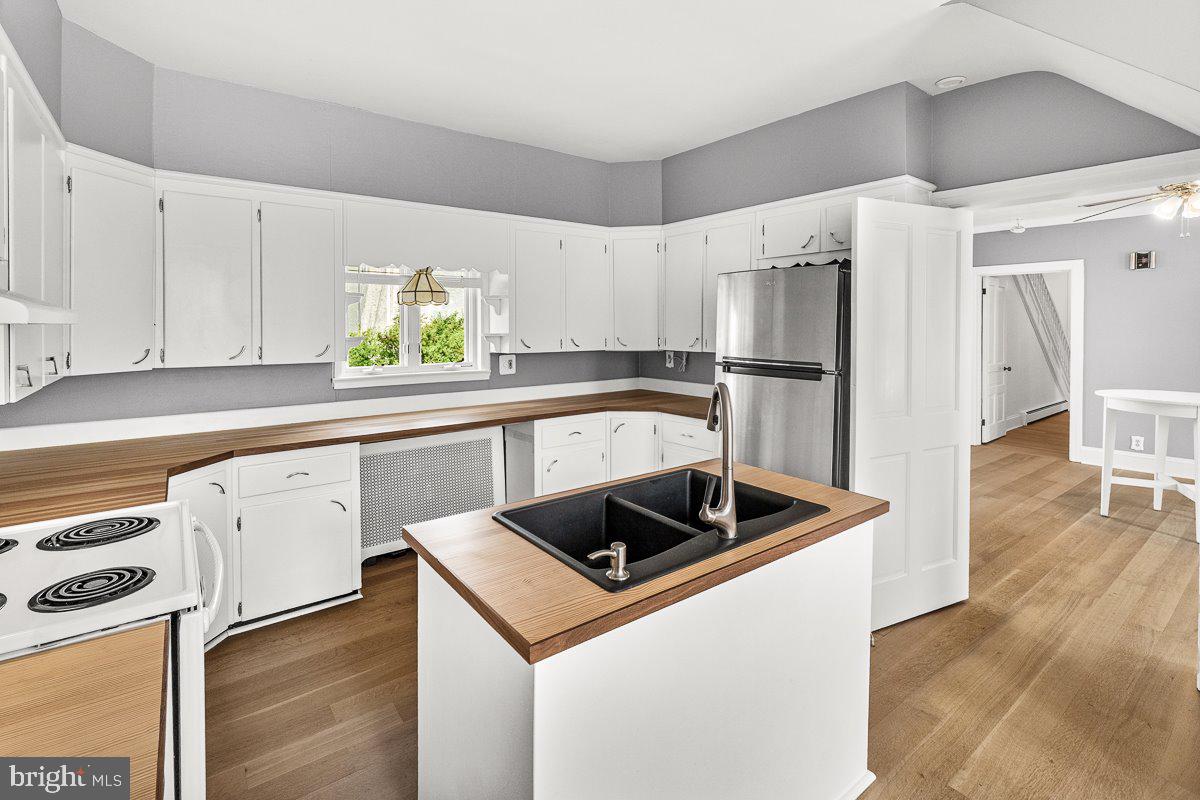 MAIN STREET - Residential Lease