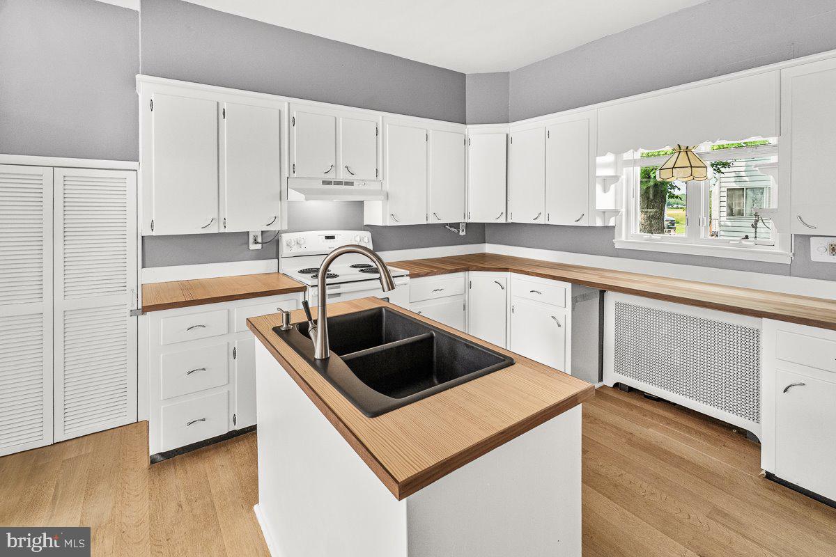 MAIN STREET - Residential Lease