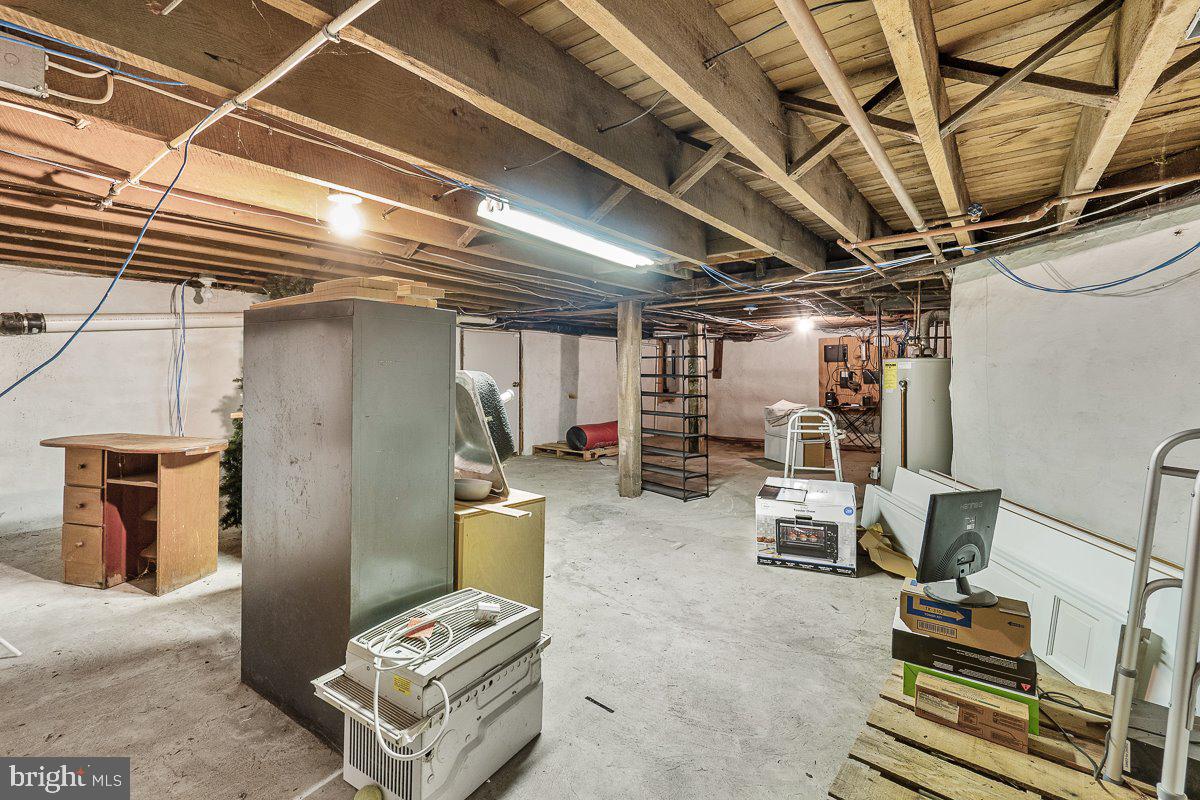 MAIN STREET - Residential Lease