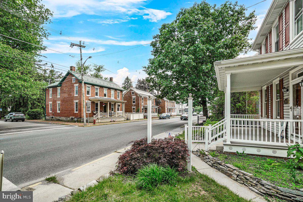 MAIN STREET - Residential Lease