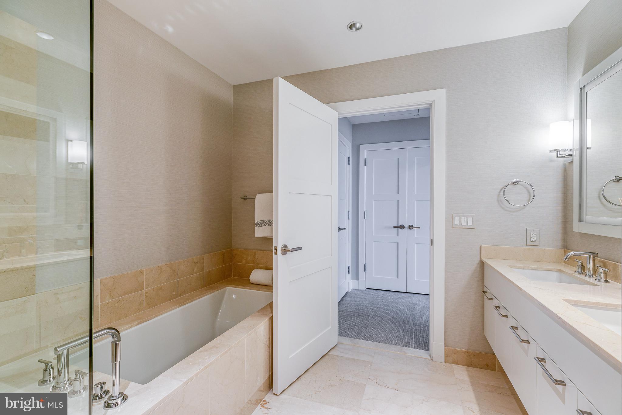 CENTER CITY - Residential