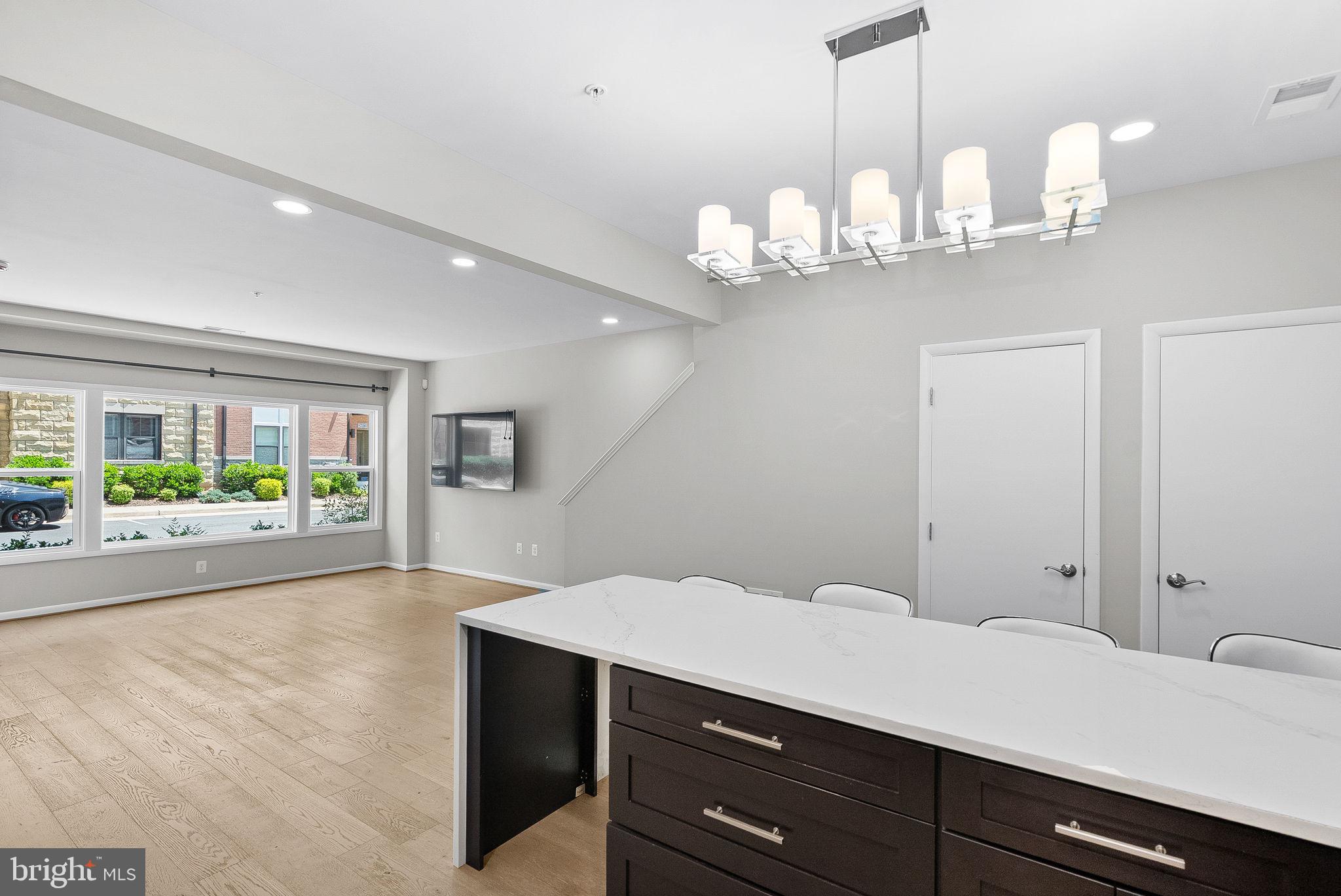 SM ONE LOUDOUN CONDO - Residential