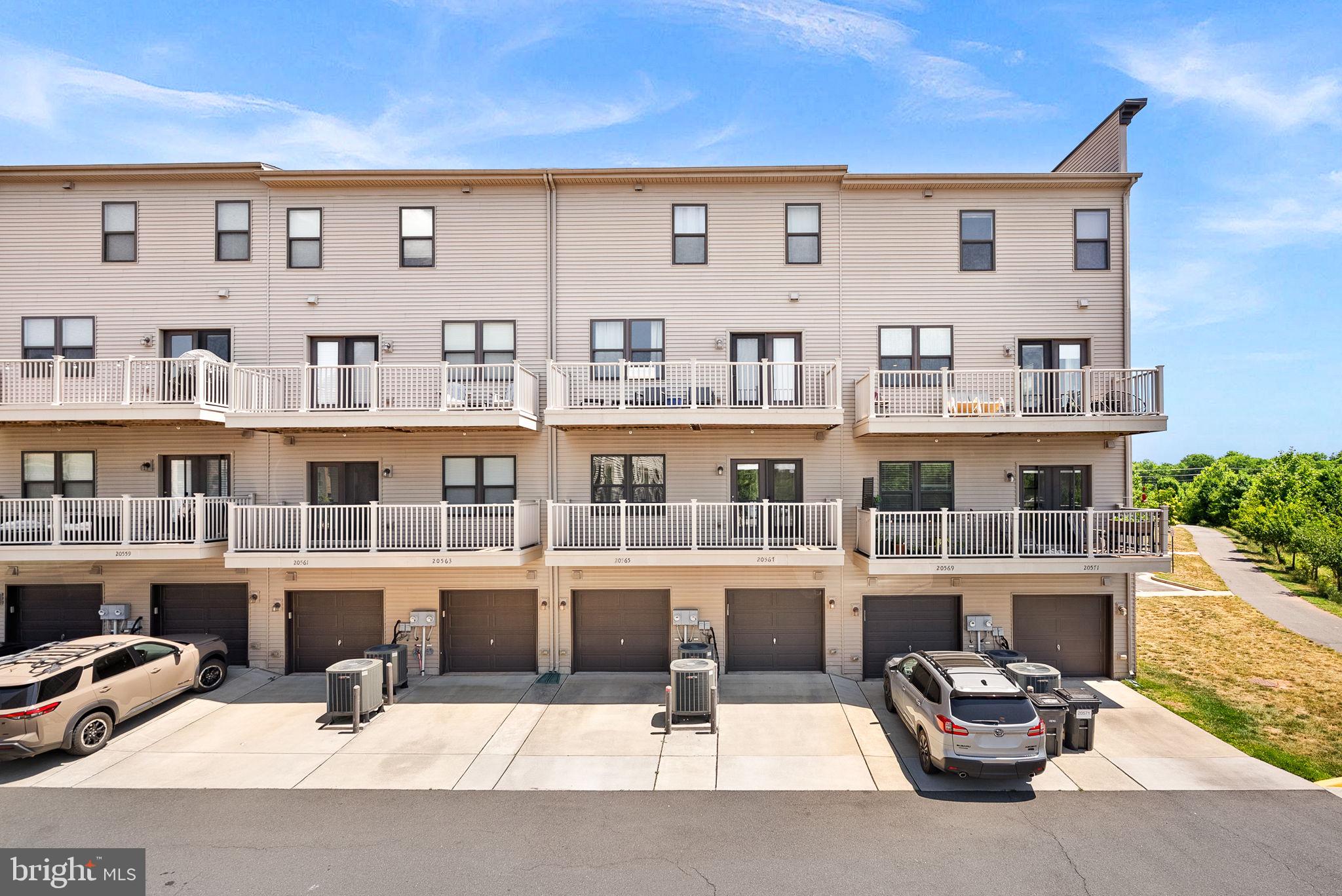 SM ONE LOUDOUN CONDO - Residential