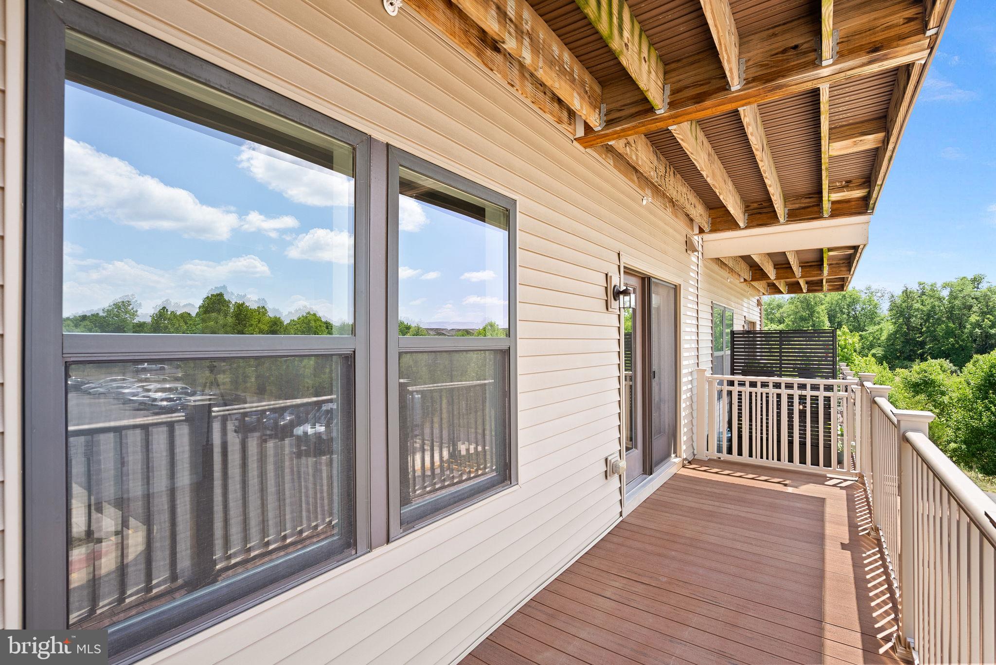 SM ONE LOUDOUN CONDO - Residential