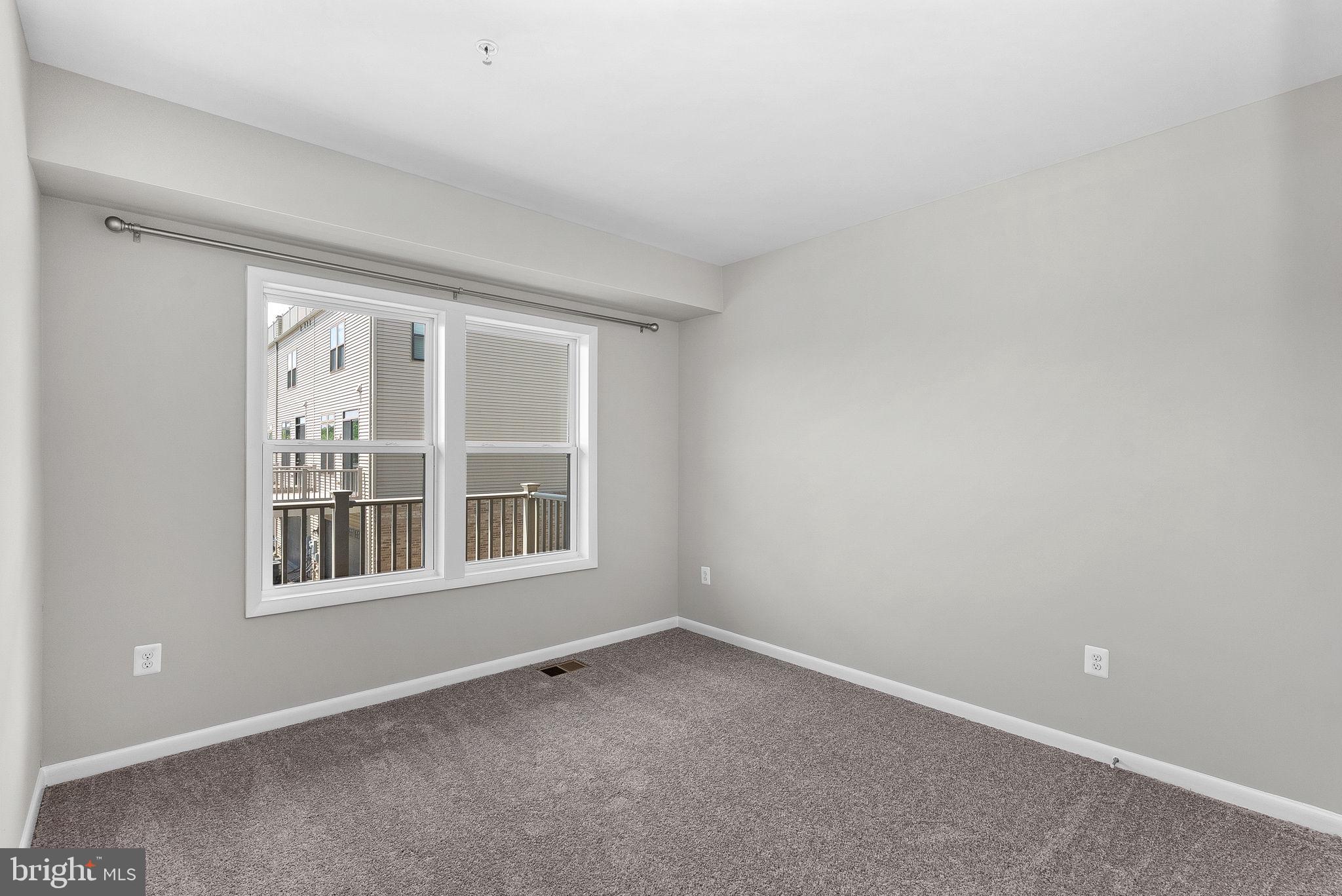 SM ONE LOUDOUN CONDO - Residential