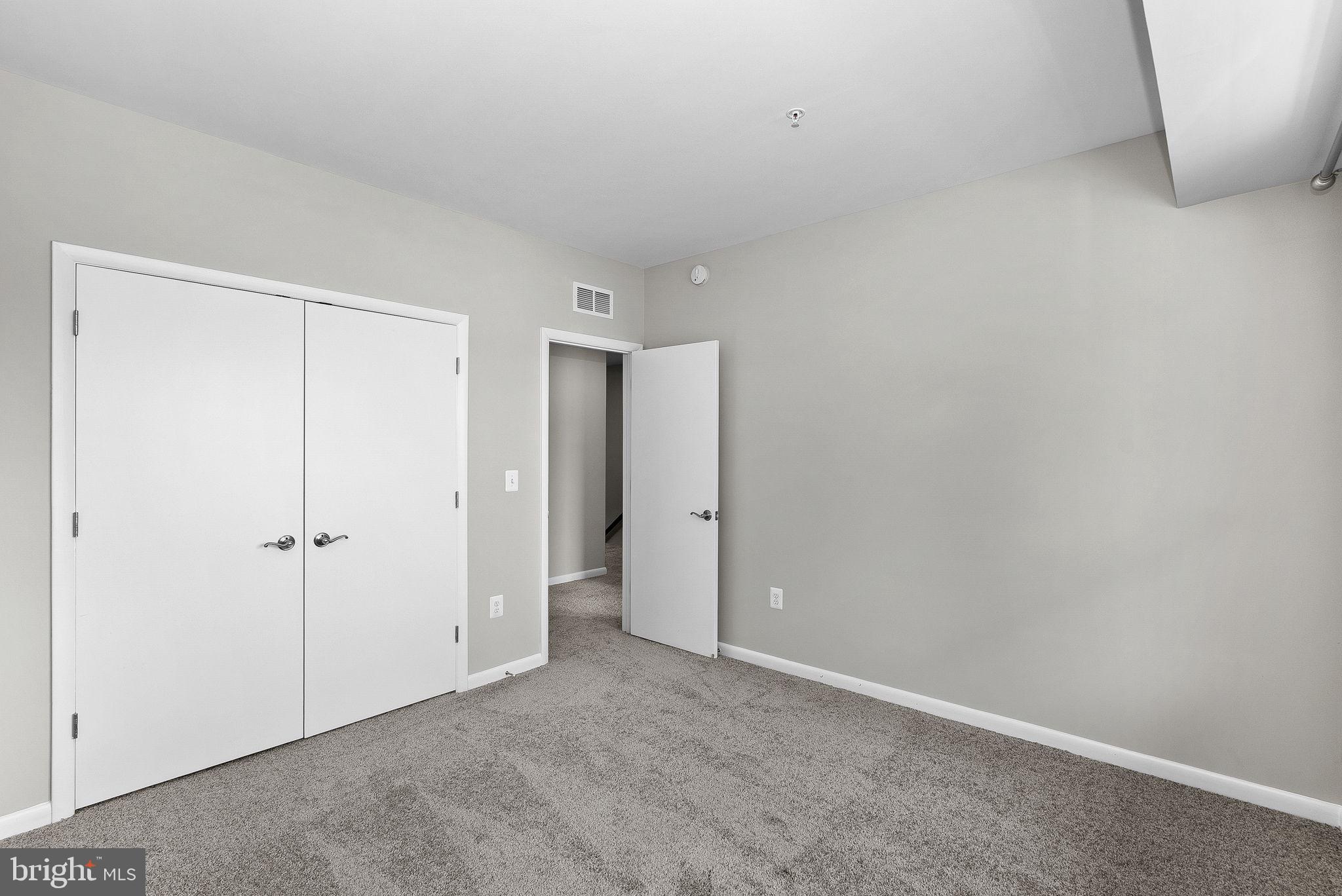 SM ONE LOUDOUN CONDO - Residential