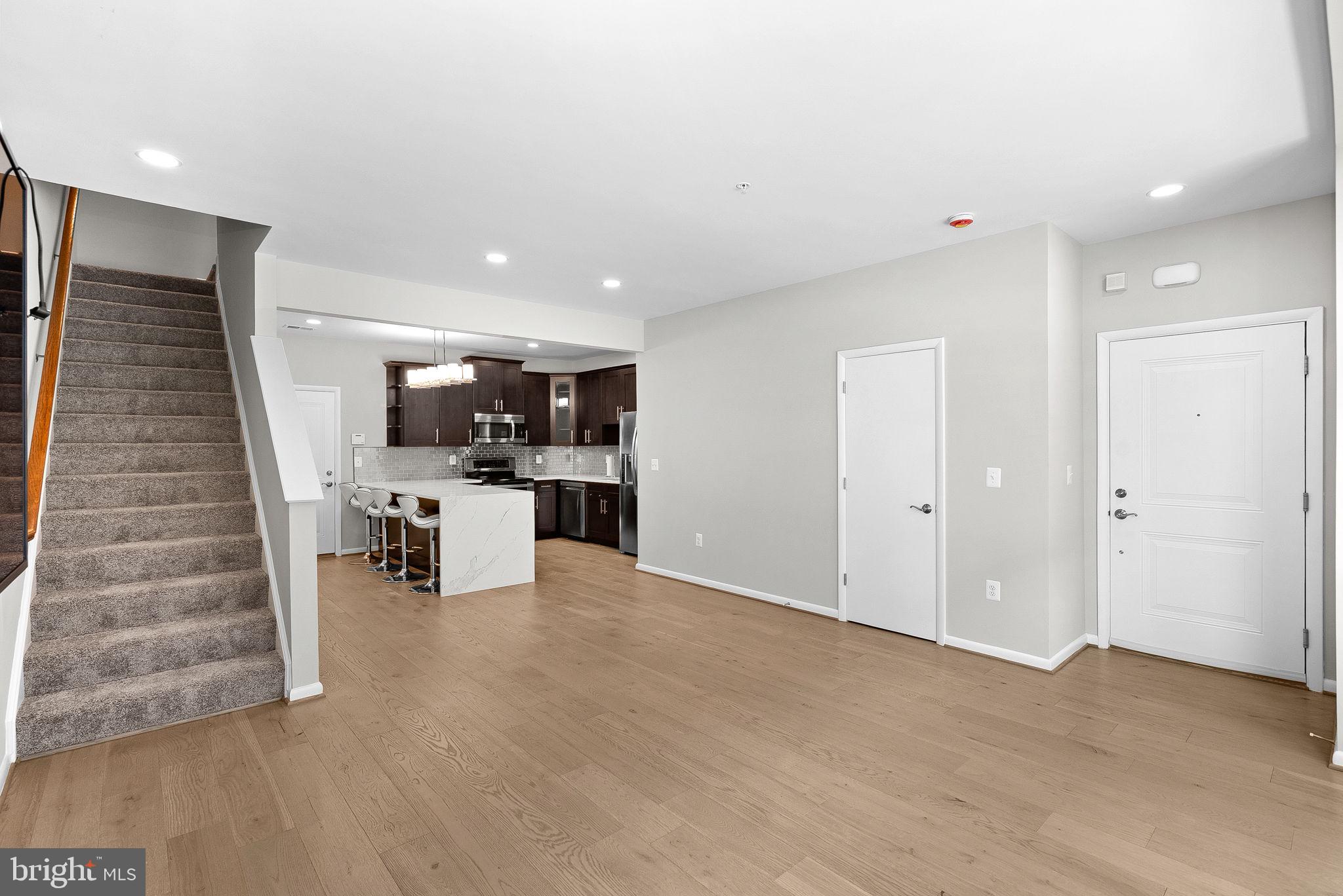 SM ONE LOUDOUN CONDO - Residential