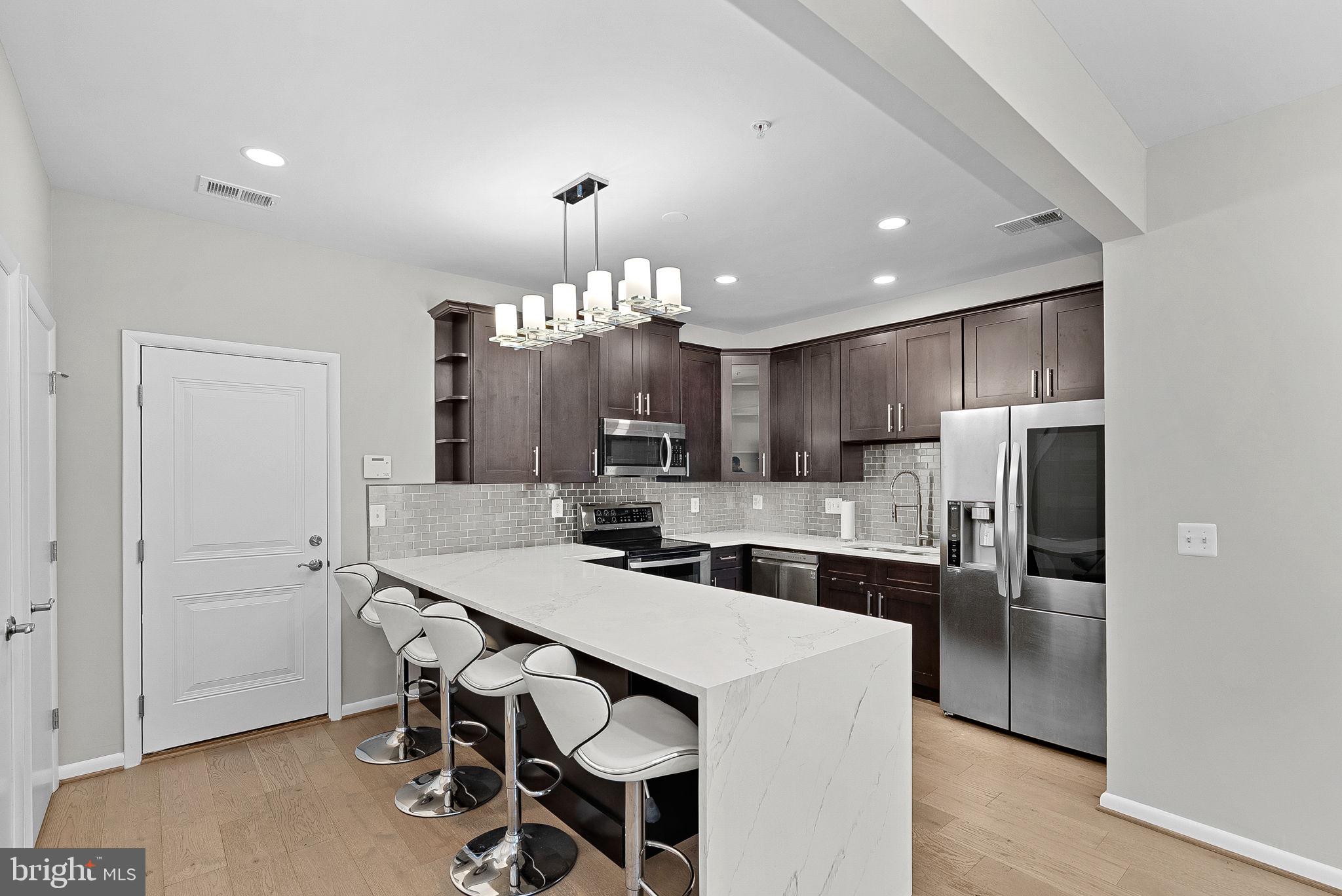 SM ONE LOUDOUN CONDO - Residential