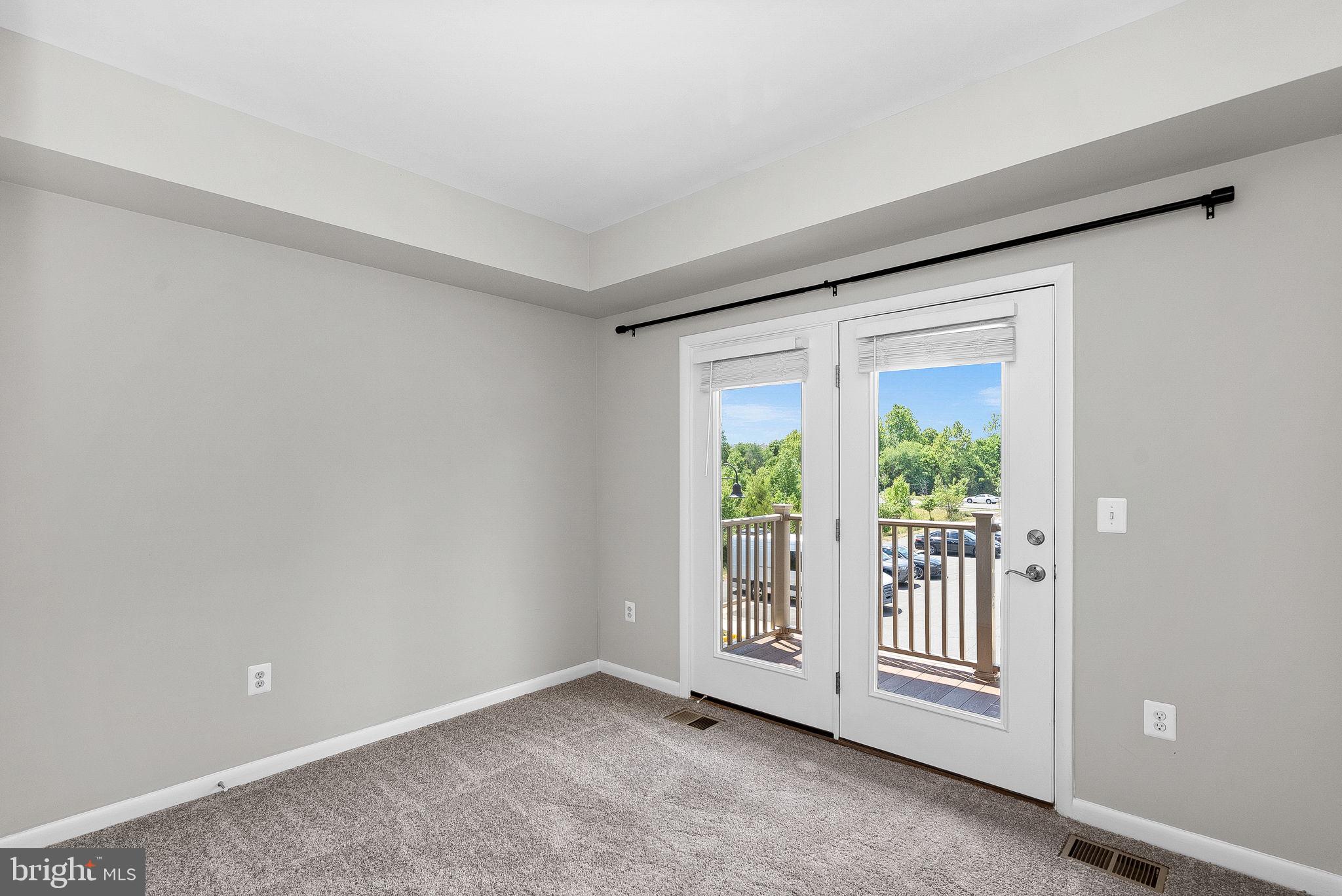 SM ONE LOUDOUN CONDO - Residential