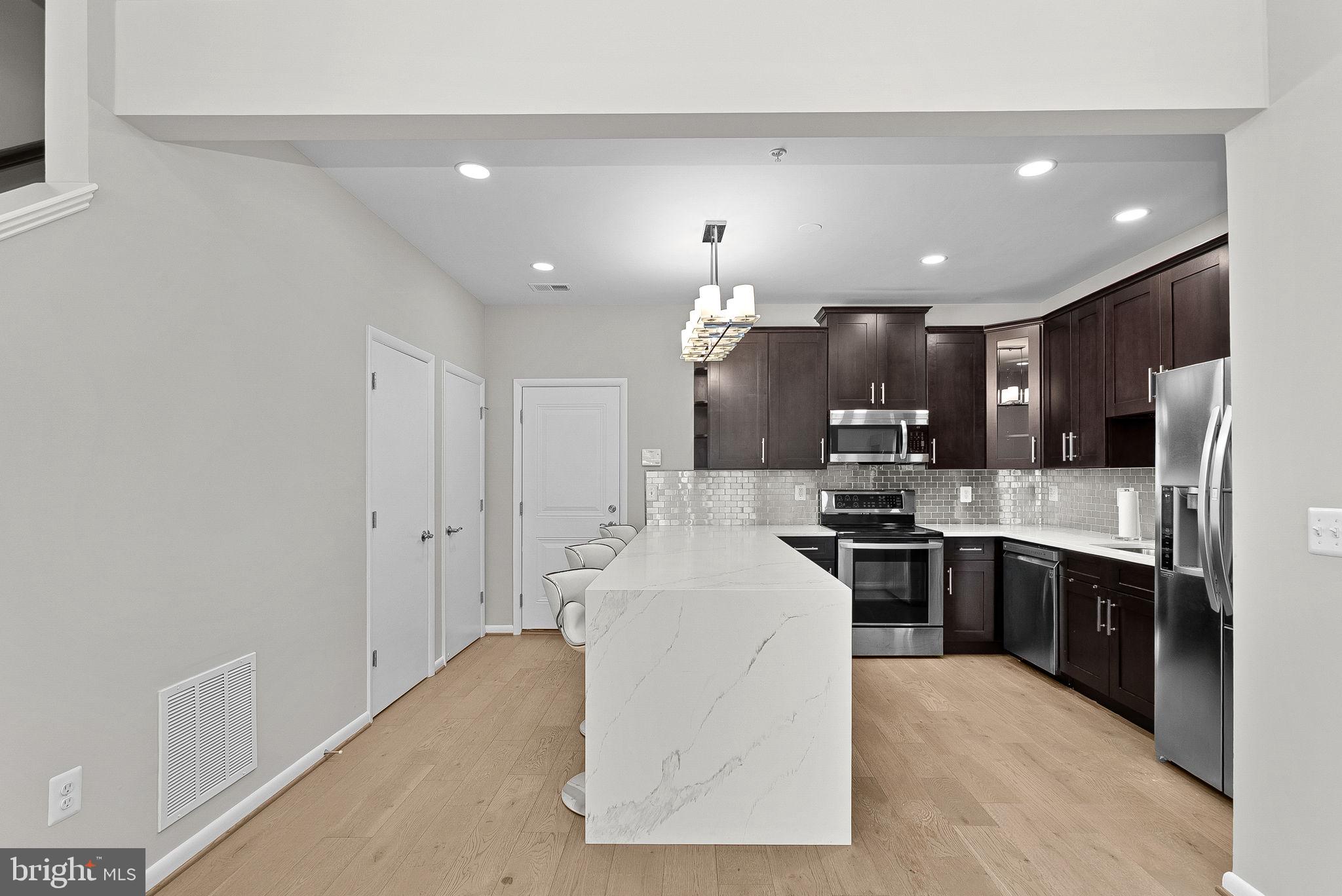 SM ONE LOUDOUN CONDO - Residential