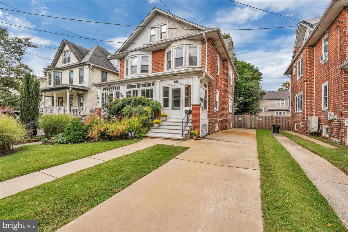 27 E STILES AVENUE