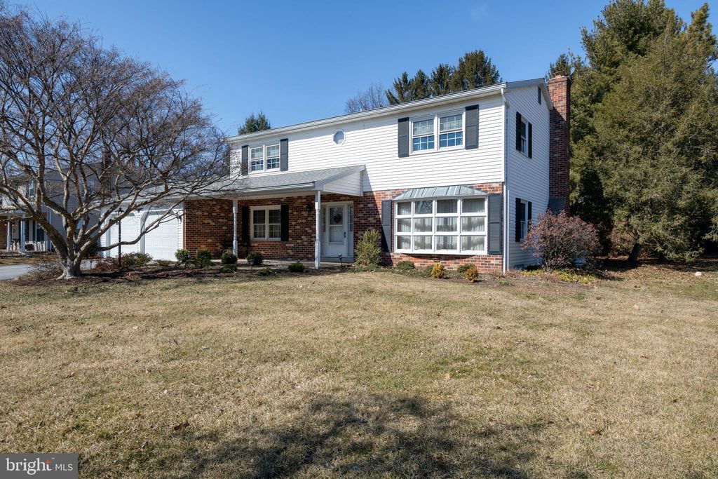 Photo of 17 Buttonwood Drive, LITITZ, PA 17543 (MLS # PALA2064622)