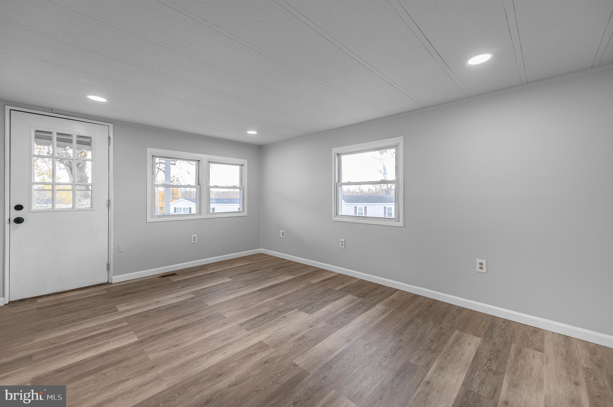 VALLEY FORGE CROSSIN - Residential