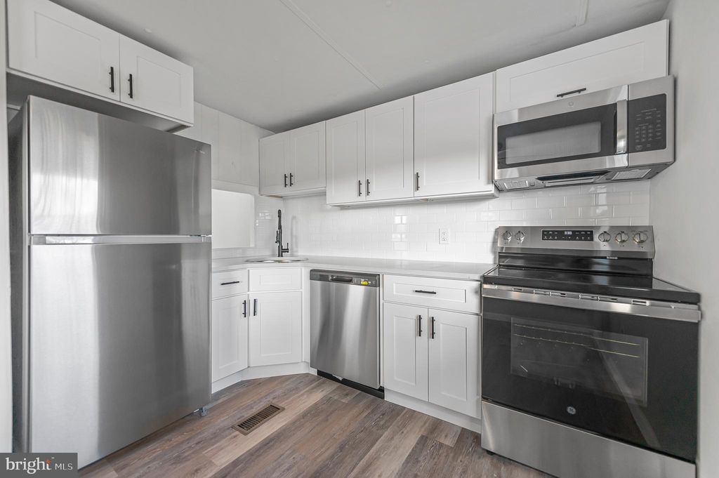 Photo of 105 Washington Drive, NORRISTOWN, PA 19403 (MLS # PAMC2161006)