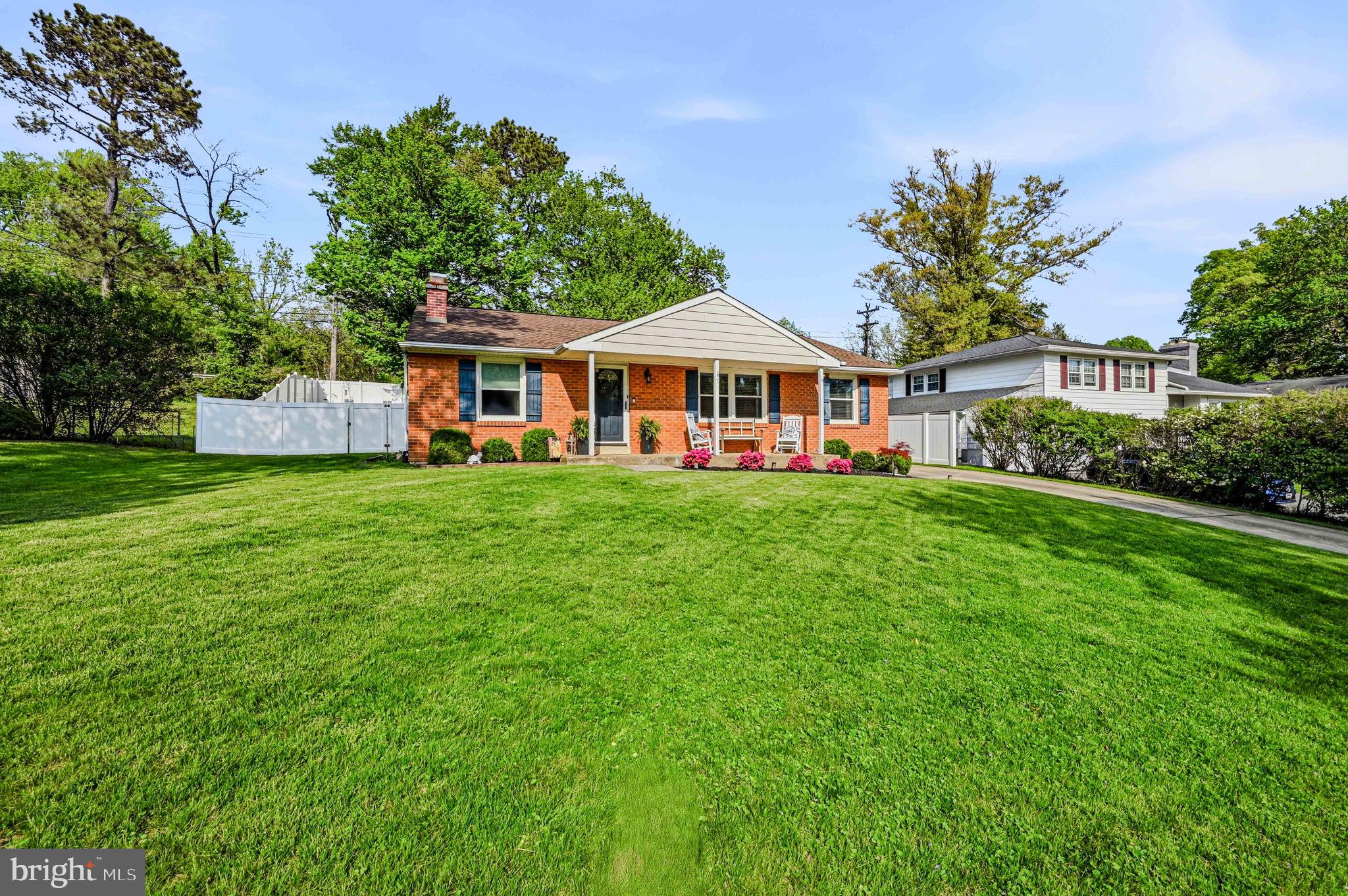 7 ARONIMINK DRIVE