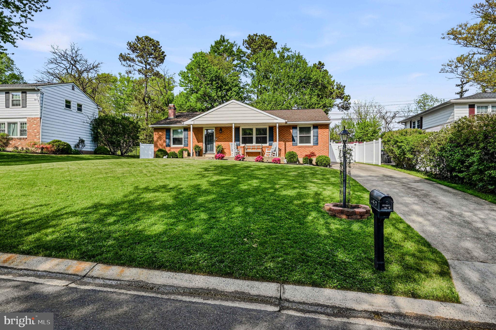 7 ARONIMINK DRIVE