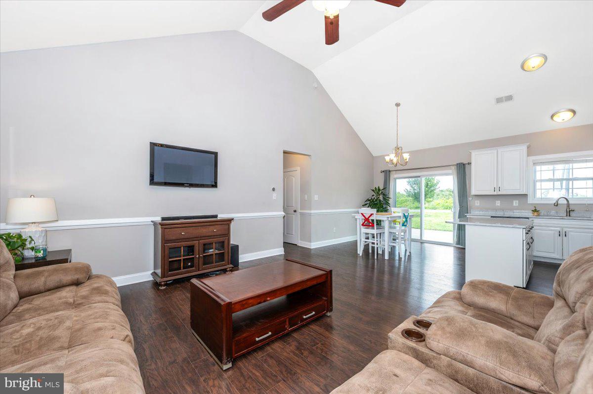 CRESTFIELD - Residential