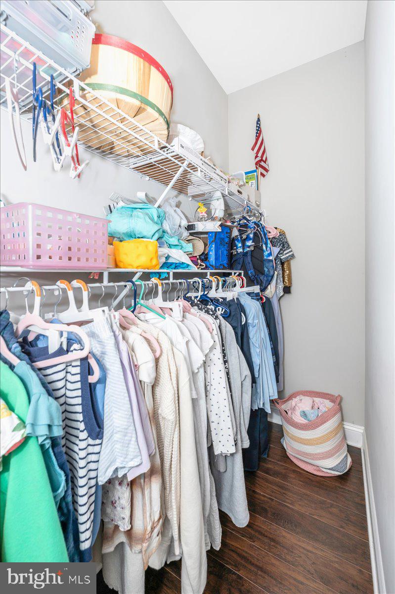 CRESTFIELD - Residential