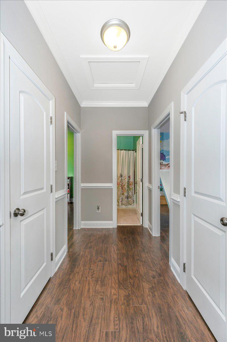 CRESTFIELD - Residential