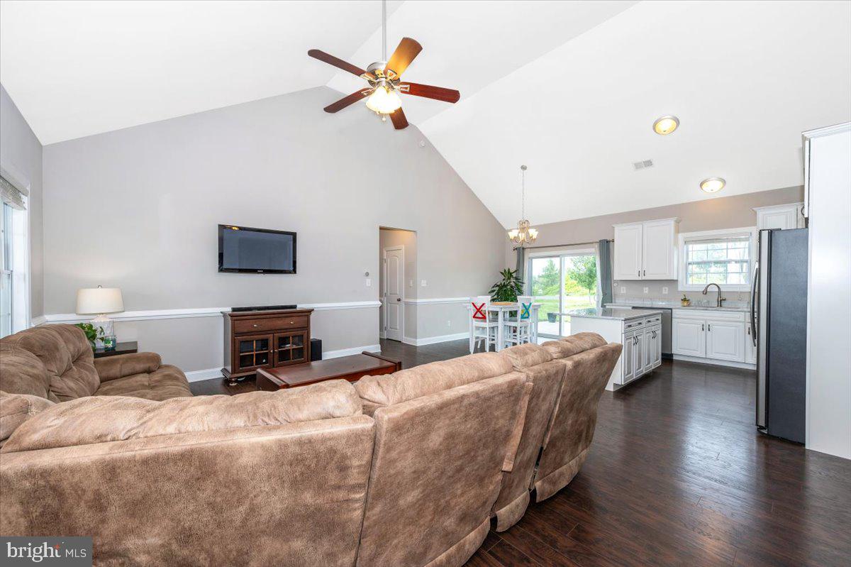 CRESTFIELD - Residential