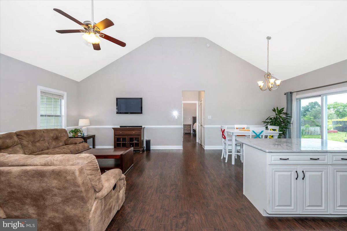 CRESTFIELD - Residential