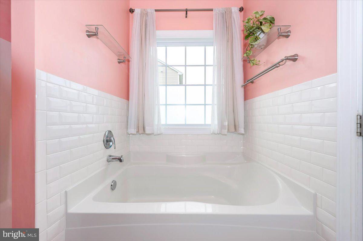 CRESTFIELD - Residential