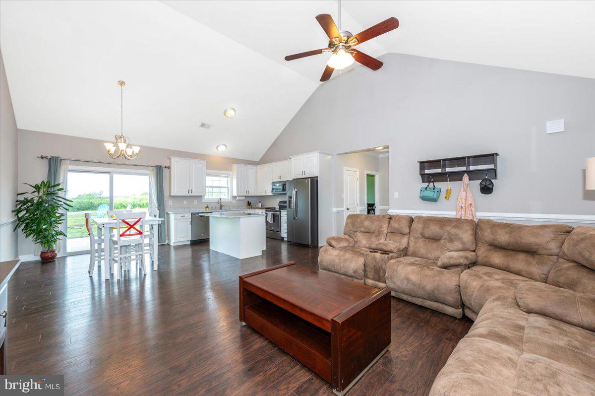 CRESTFIELD - Residential