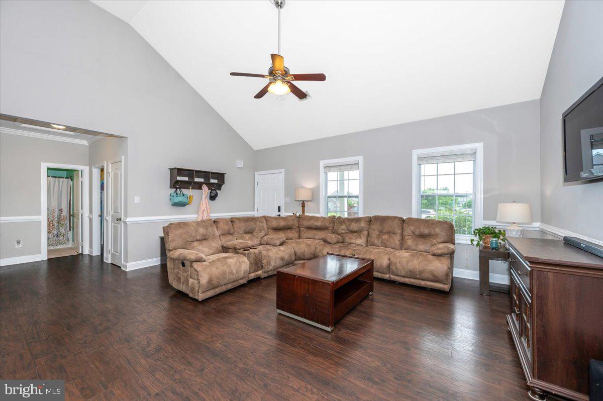 CRESTFIELD - Residential